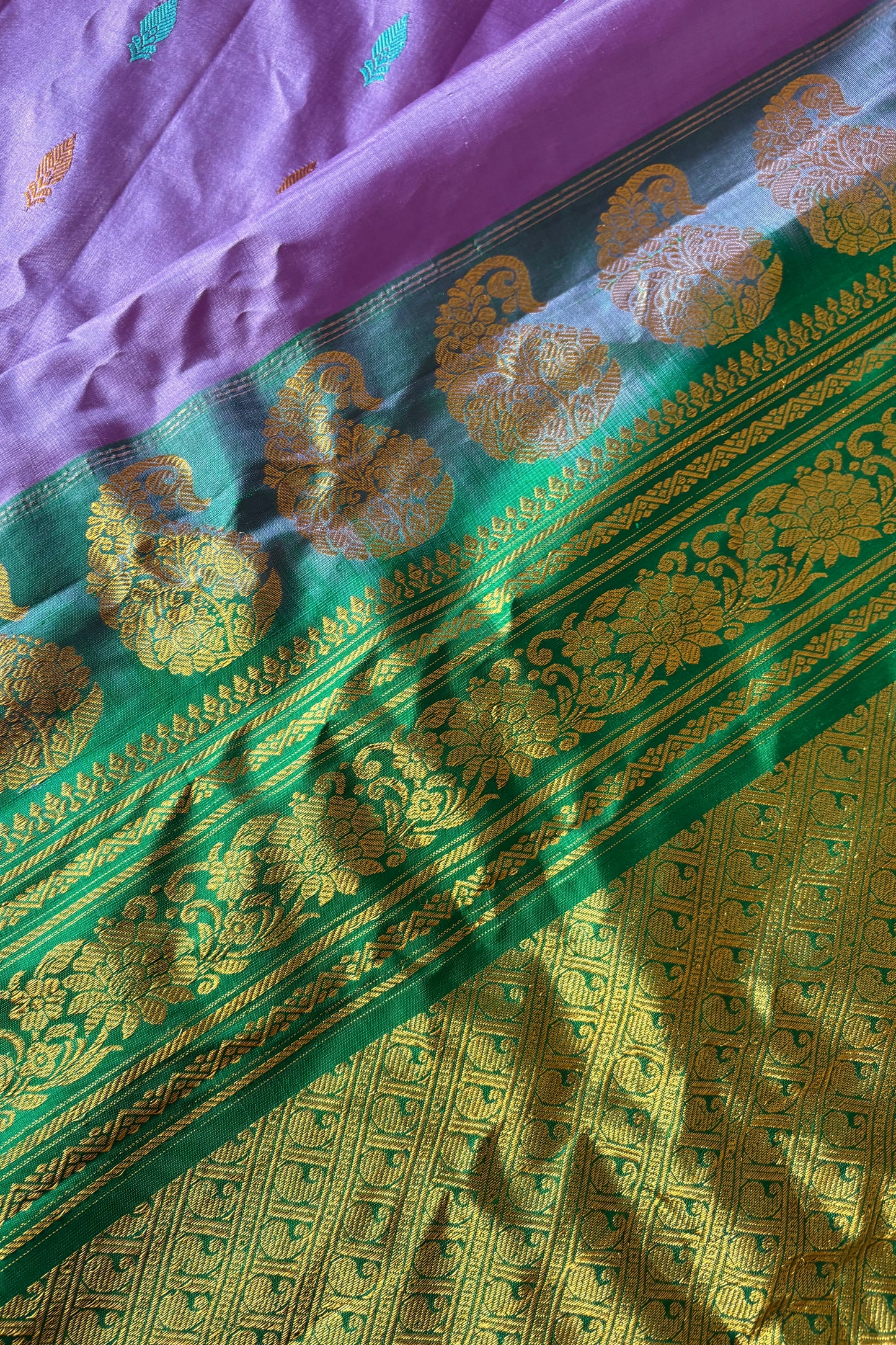Handwoven Gadwal Pure Silk Saree - Light Purple