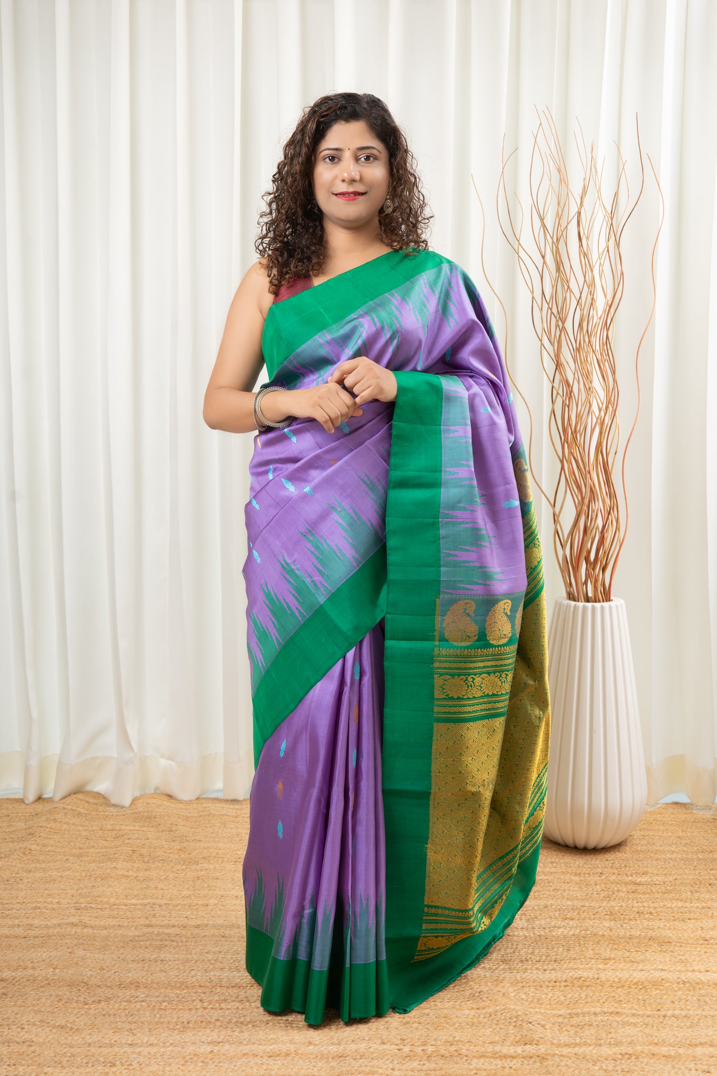 Handwoven Gadwal Pure Silk Saree - Light Purple