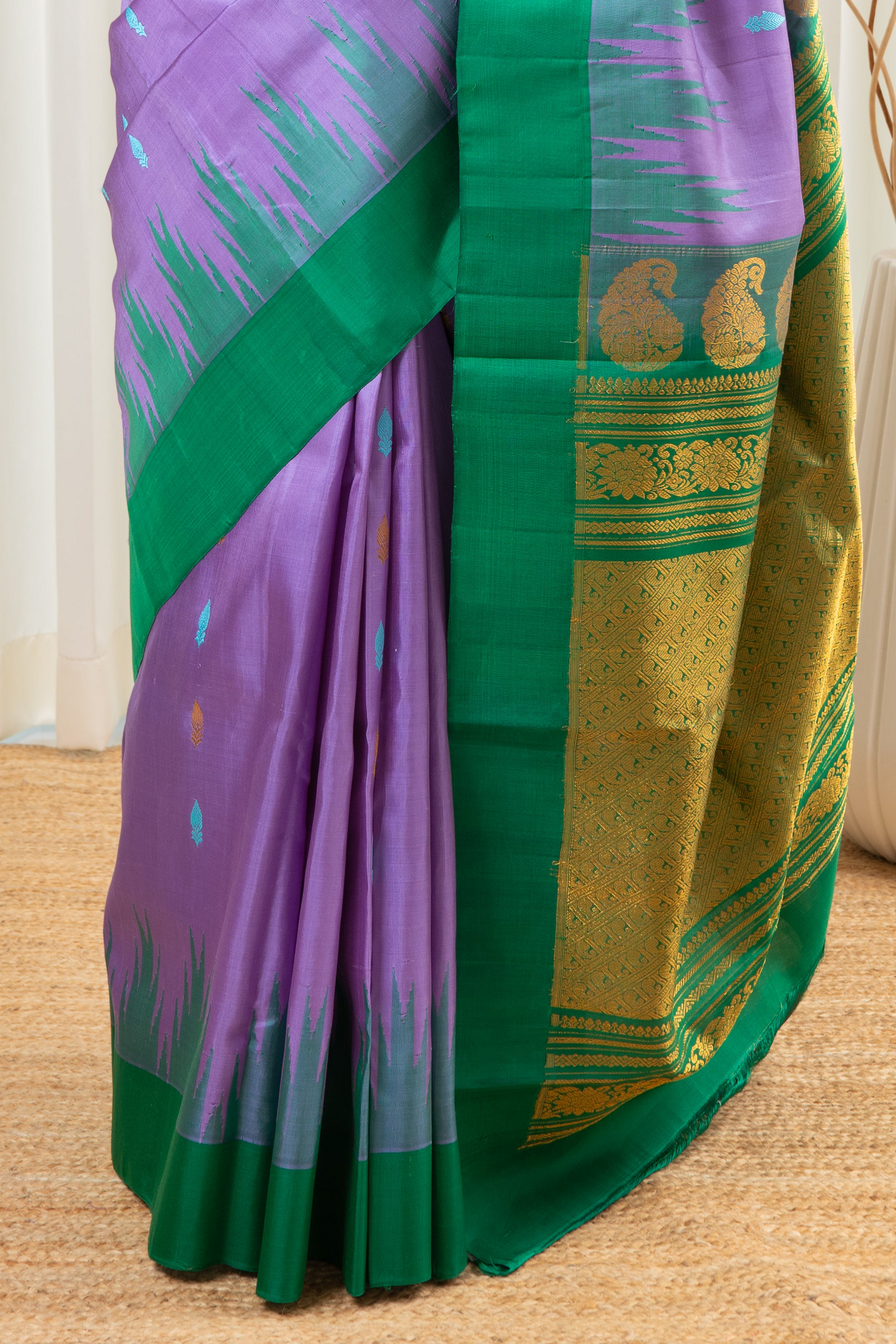 Handwoven Gadwal Pure Silk Saree - Light Purple
