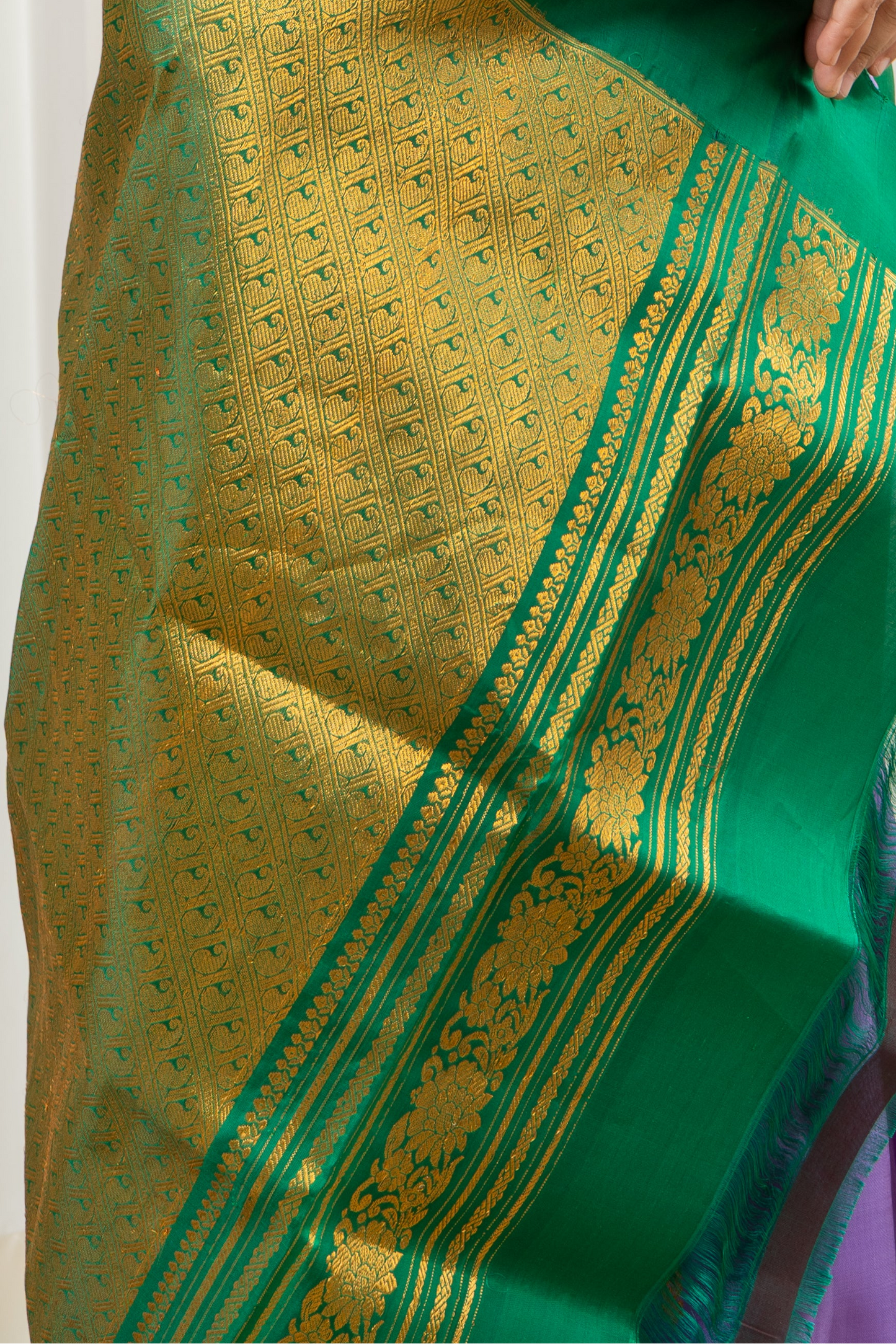 Handwoven Gadwal Pure Silk Saree - Light Purple