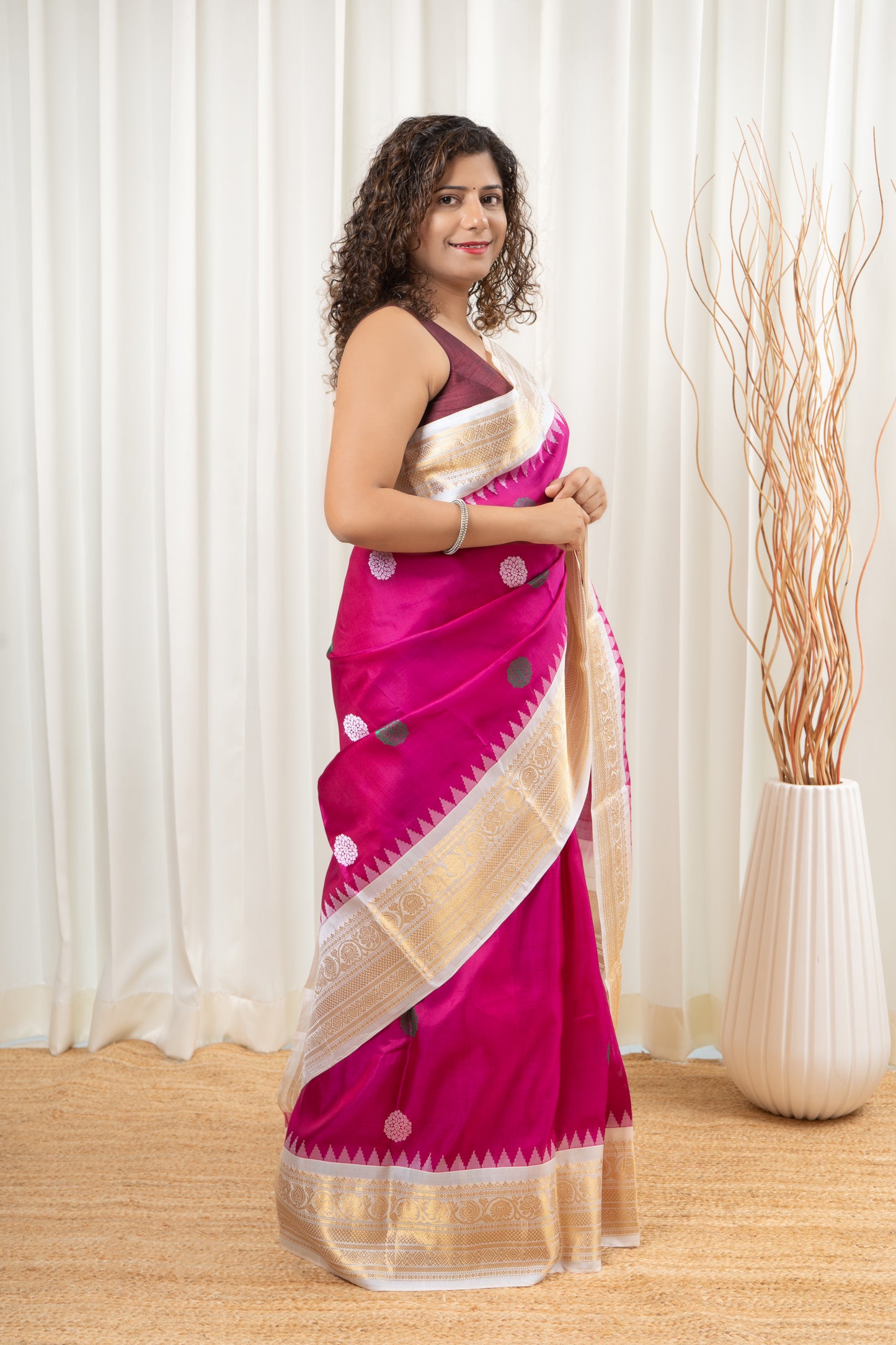 Handwoven Gadwal Pure Silk Saree - Rani