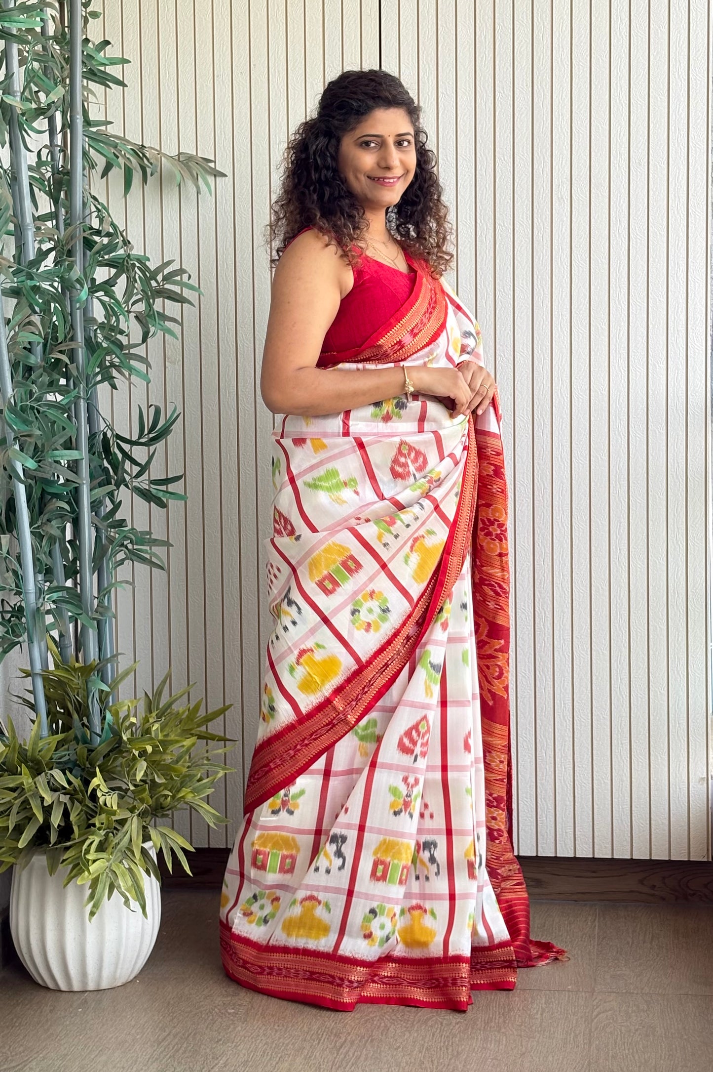 Nabakothi Khandua Silk Saree: Off White