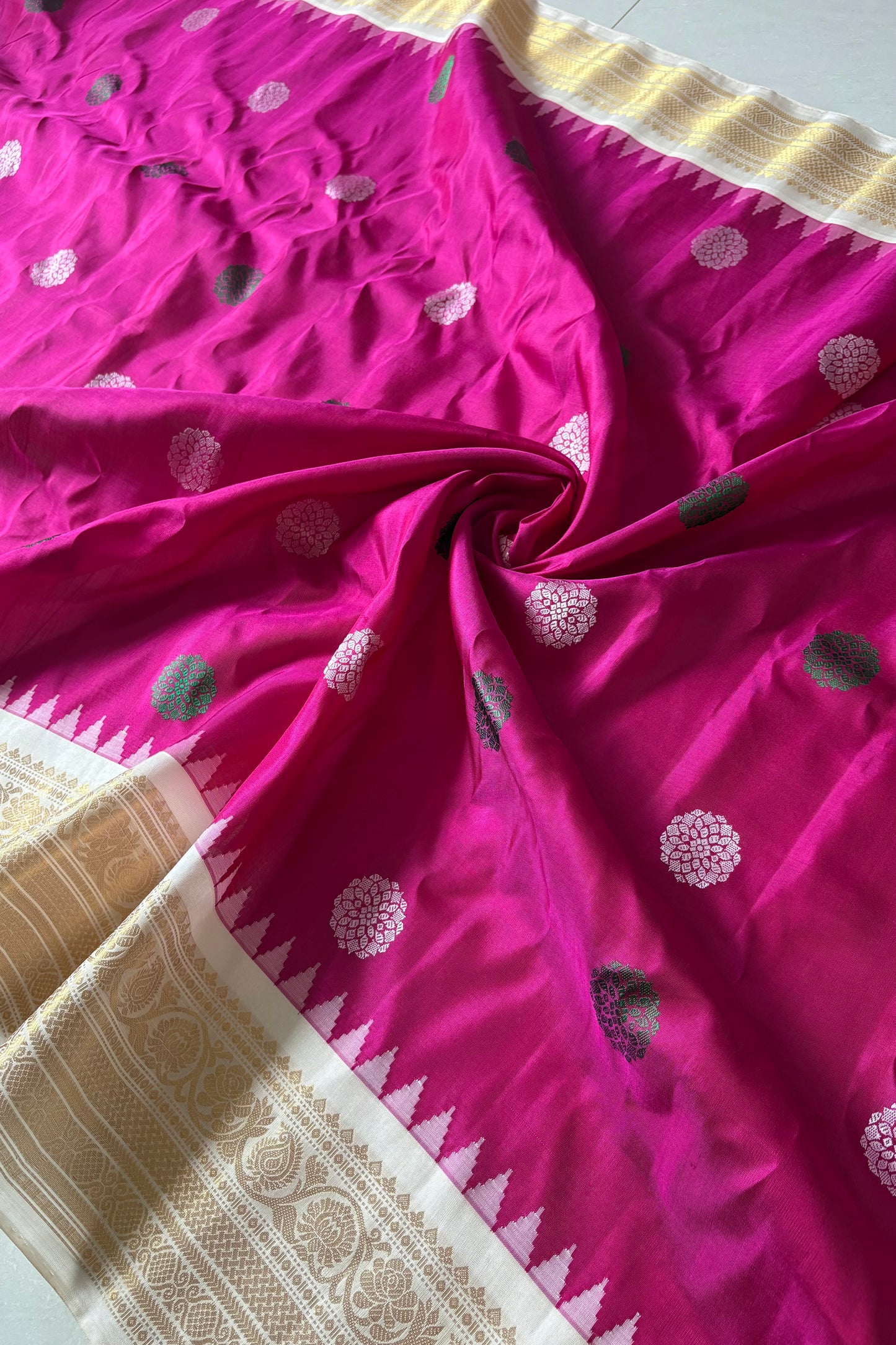 Handwoven Gadwal Pure Silk Saree - Rani