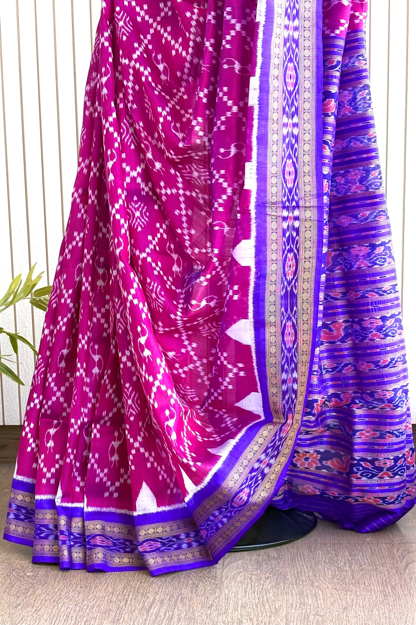 Bandha Body Khandua Ikkat Silk Saree - Dual shine Magenta