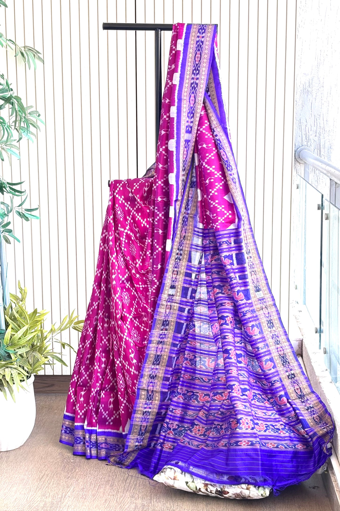 Bandha Body Khandua Ikkat Silk Saree - Dual shine Magenta