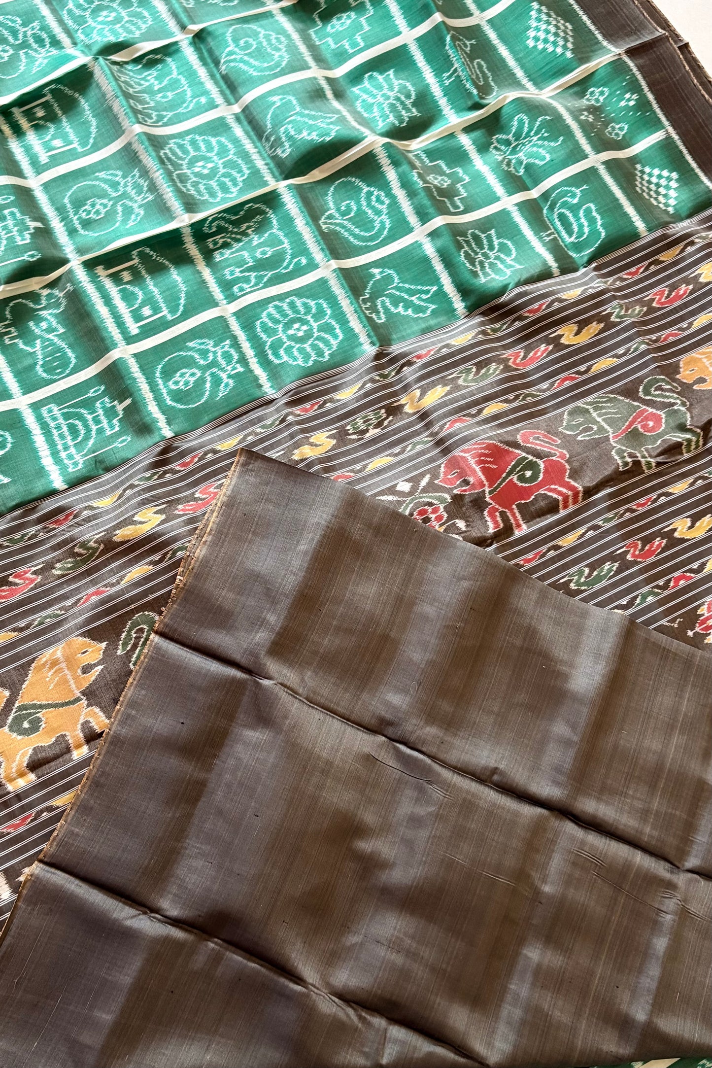 Nabakothi Khandua Ikkat Silk Saree: Dual tone english Green