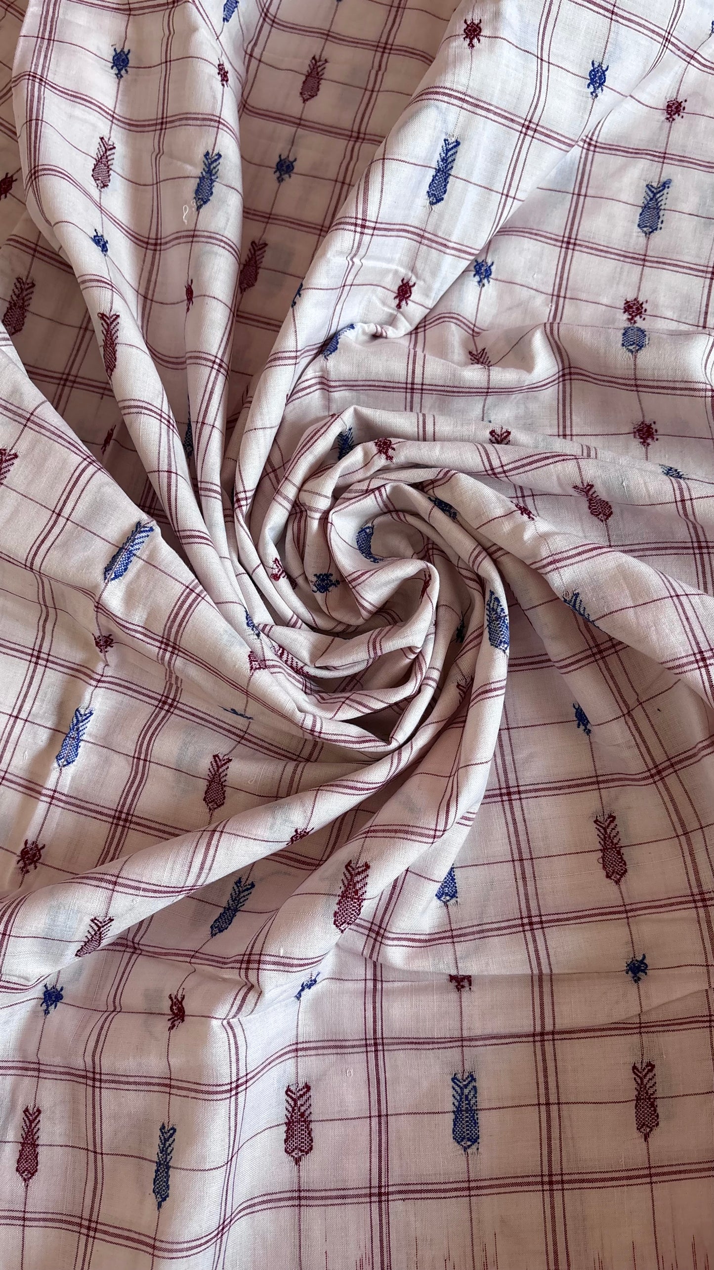 Exclusive Odisha Ikkat Hazaar Buti Cotton Saree- White Maroon