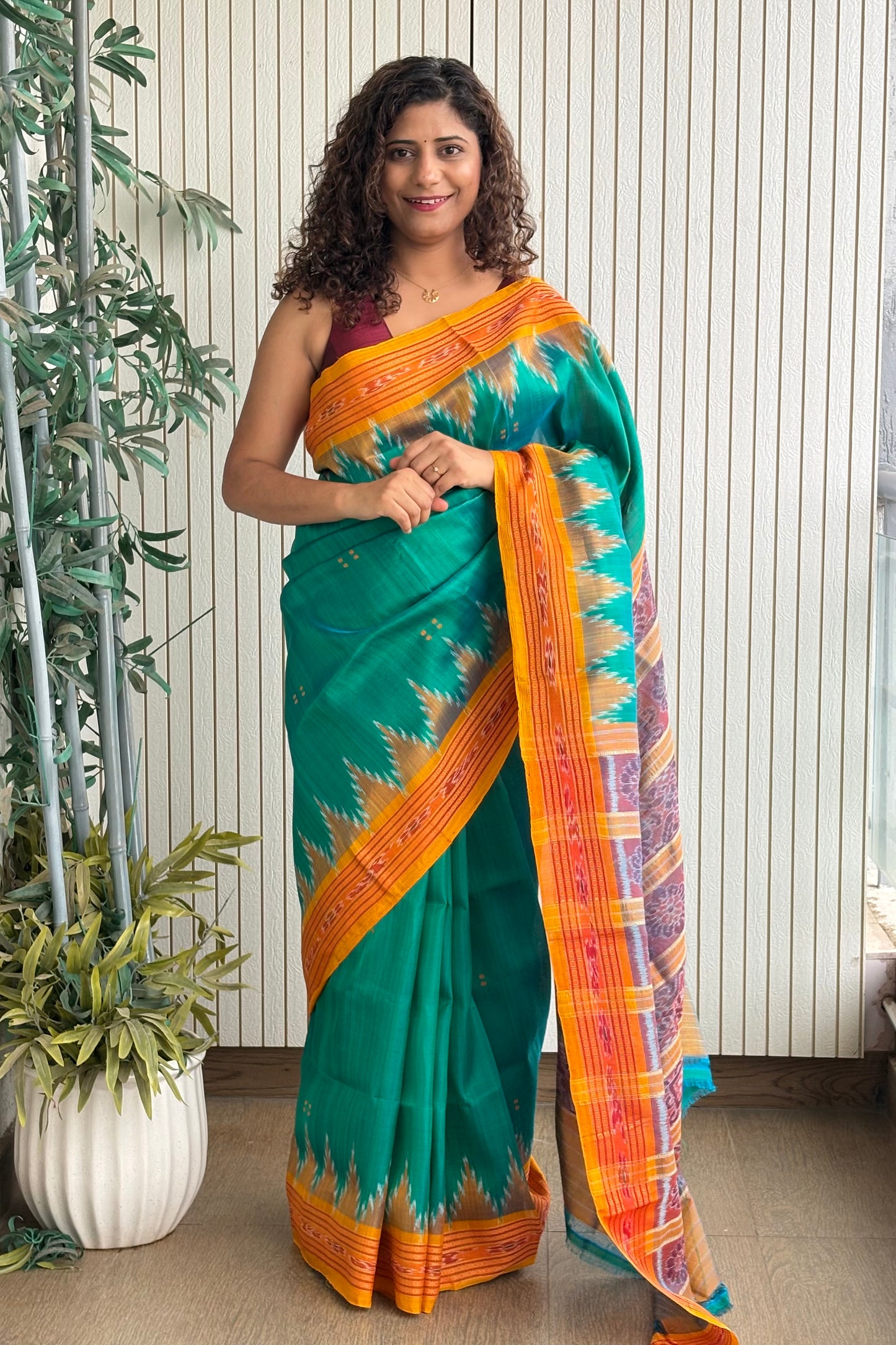 Odisha Ikkat Khandua Pure Silk Saree- Shot Green