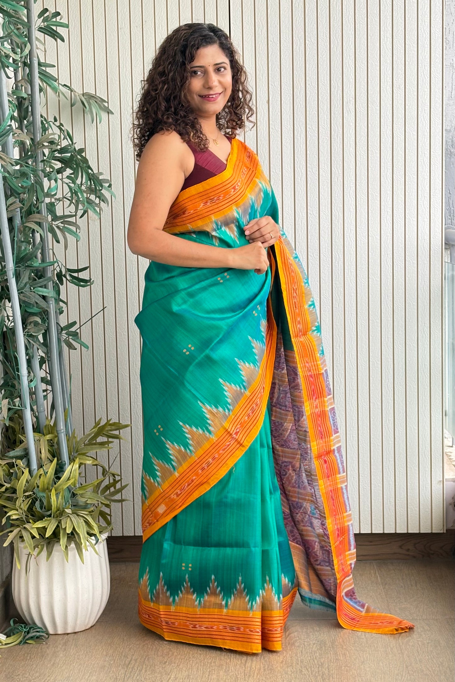 Odisha Ikkat Khandua Pure Silk Saree- Shot Green