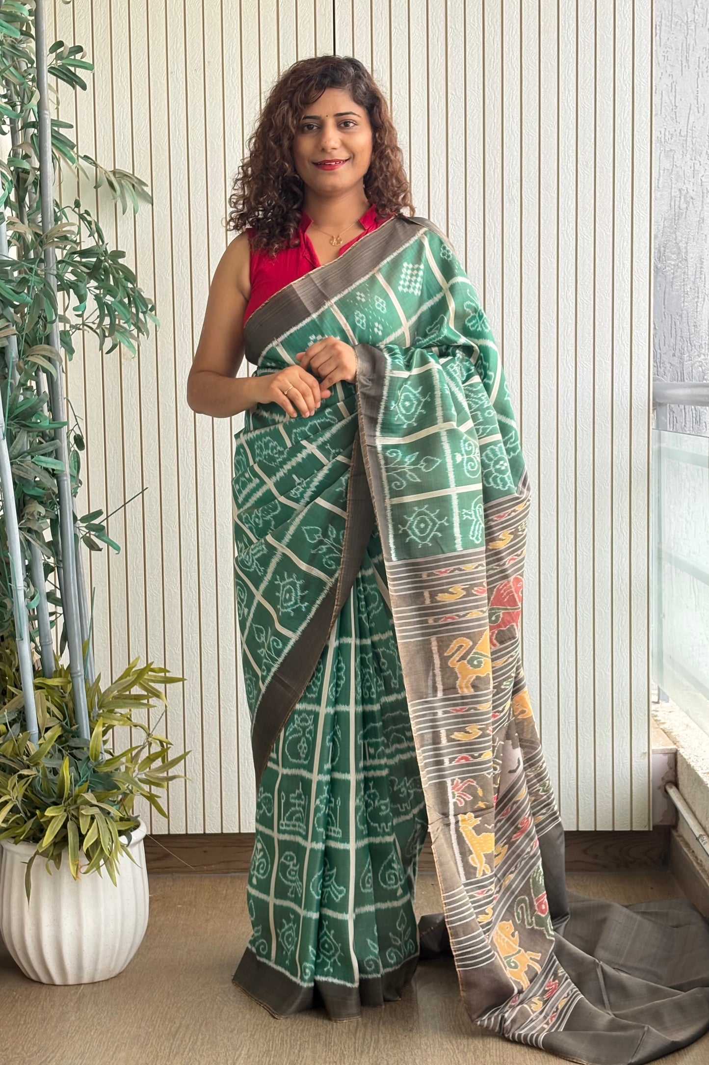 Nabakothi Khandua Ikkat Silk Saree: Dual tone english Green