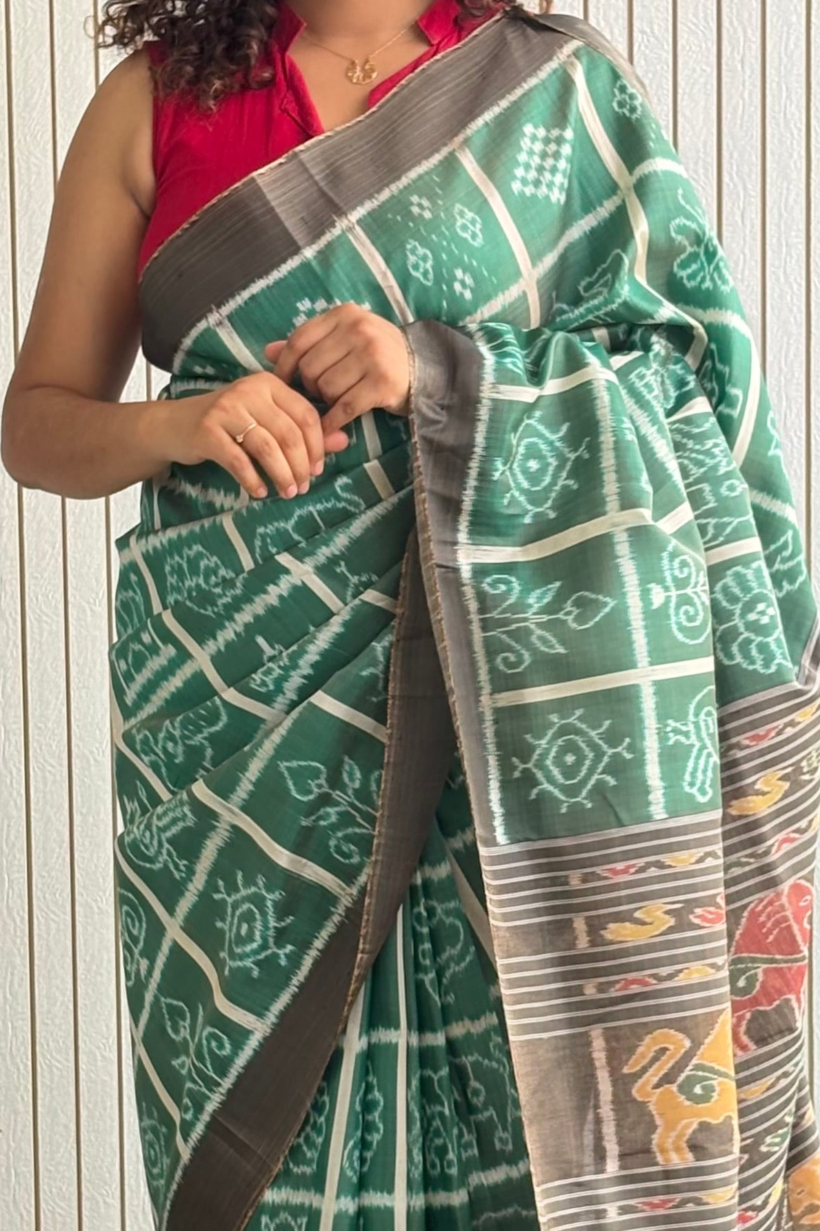 Nabakothi Khandua Ikkat Silk Saree: Dual tone english Green