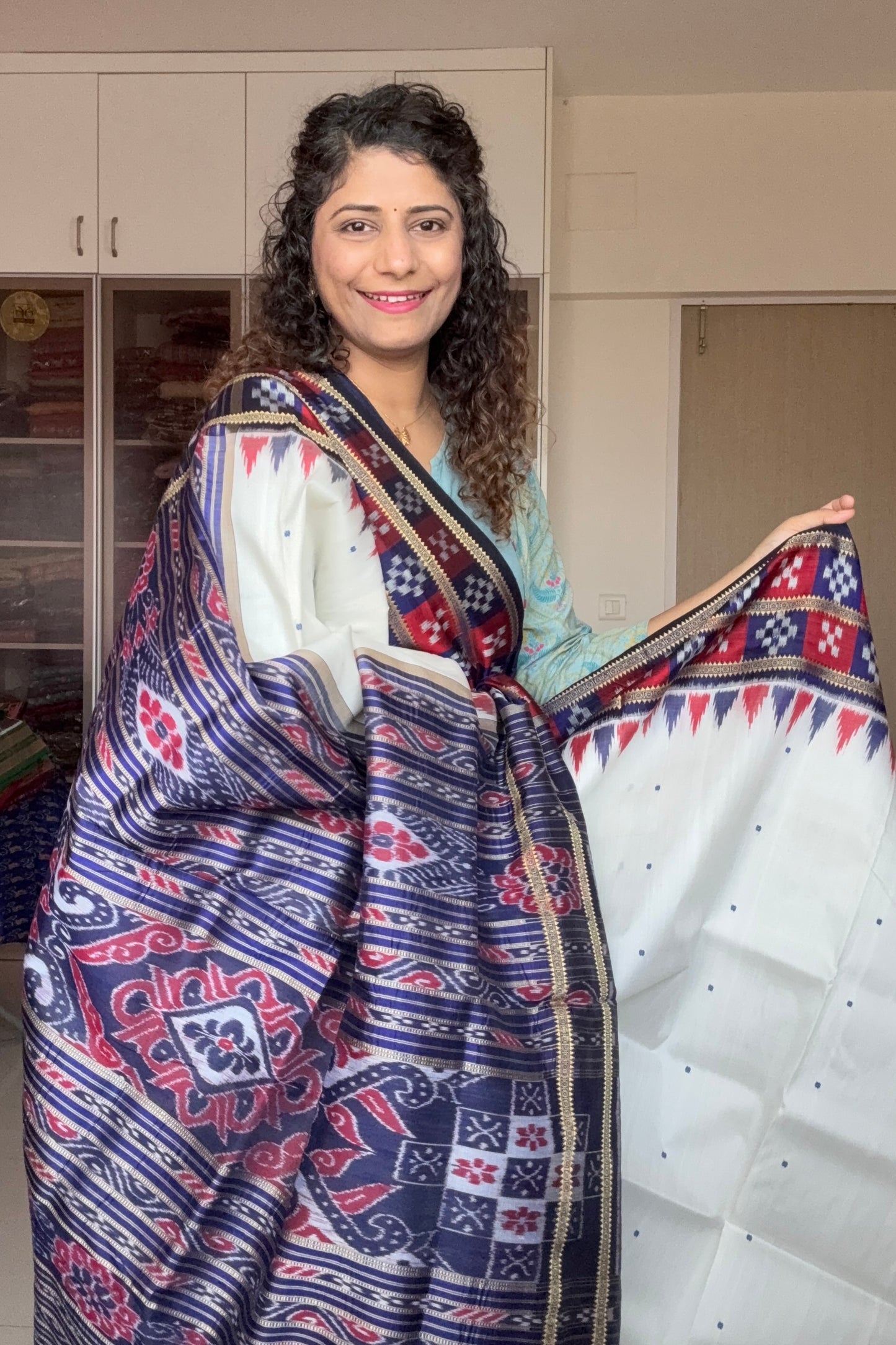 Exclusive Odisha Ikkat Pure Silk Saree-Off White