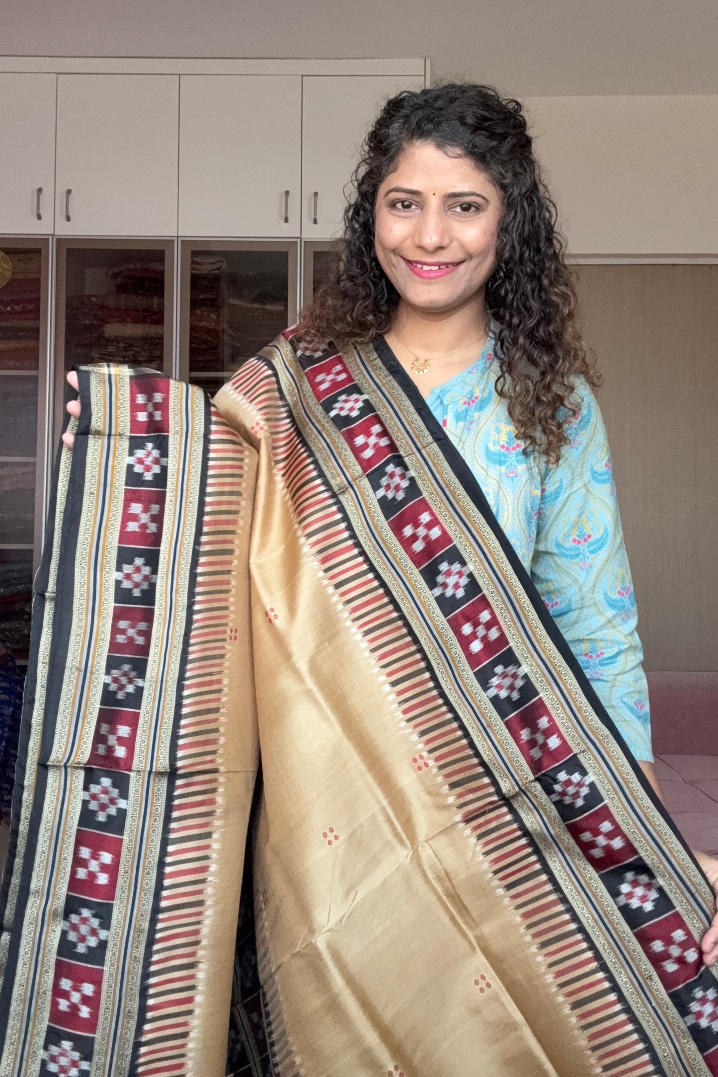 Pasapali Border Odisha Ikkat Khandua Pure Silk Saree- Gold