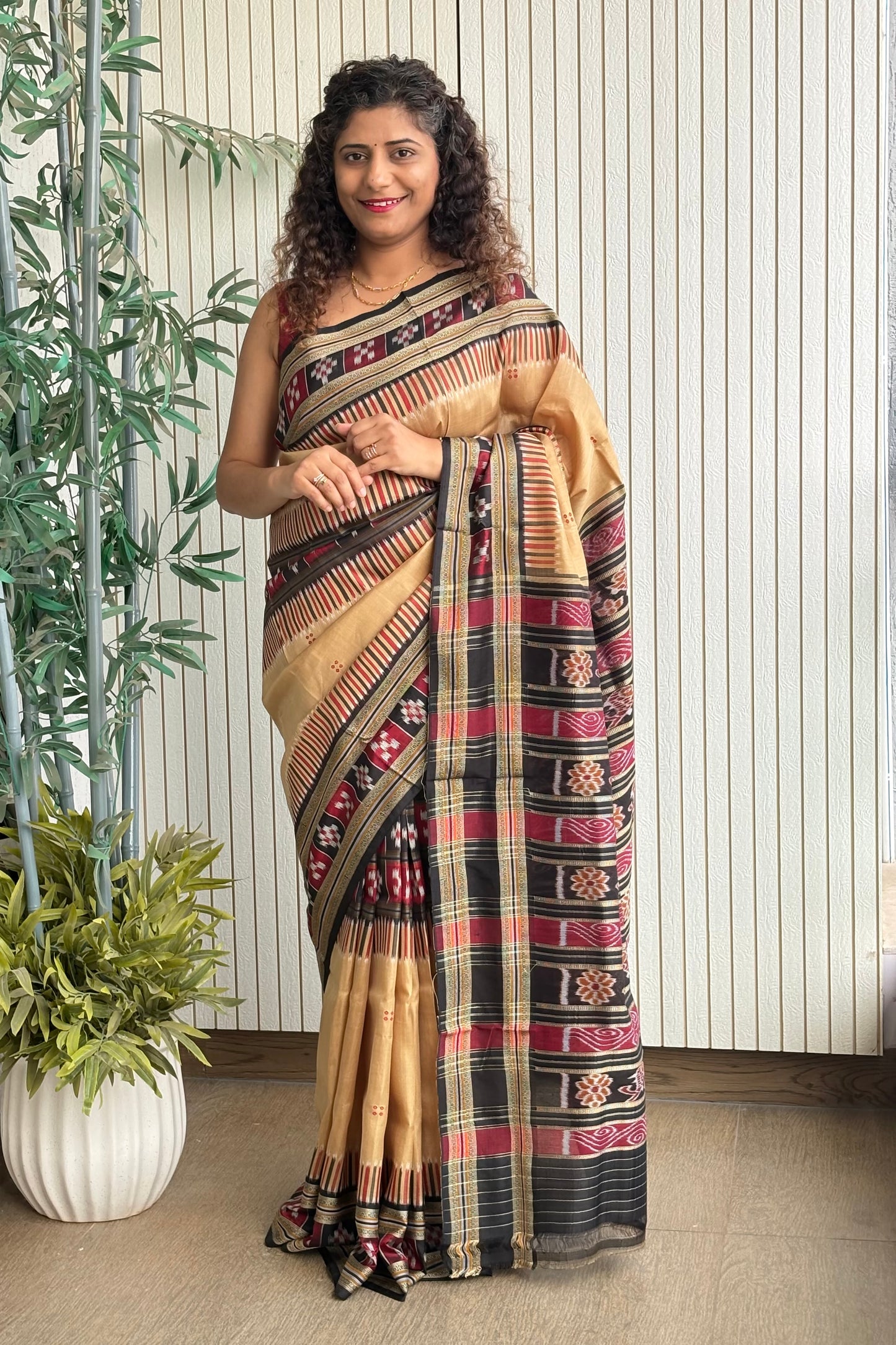 Pasapali Border Odisha Ikkat Khandua Pure Silk Saree- Gold
