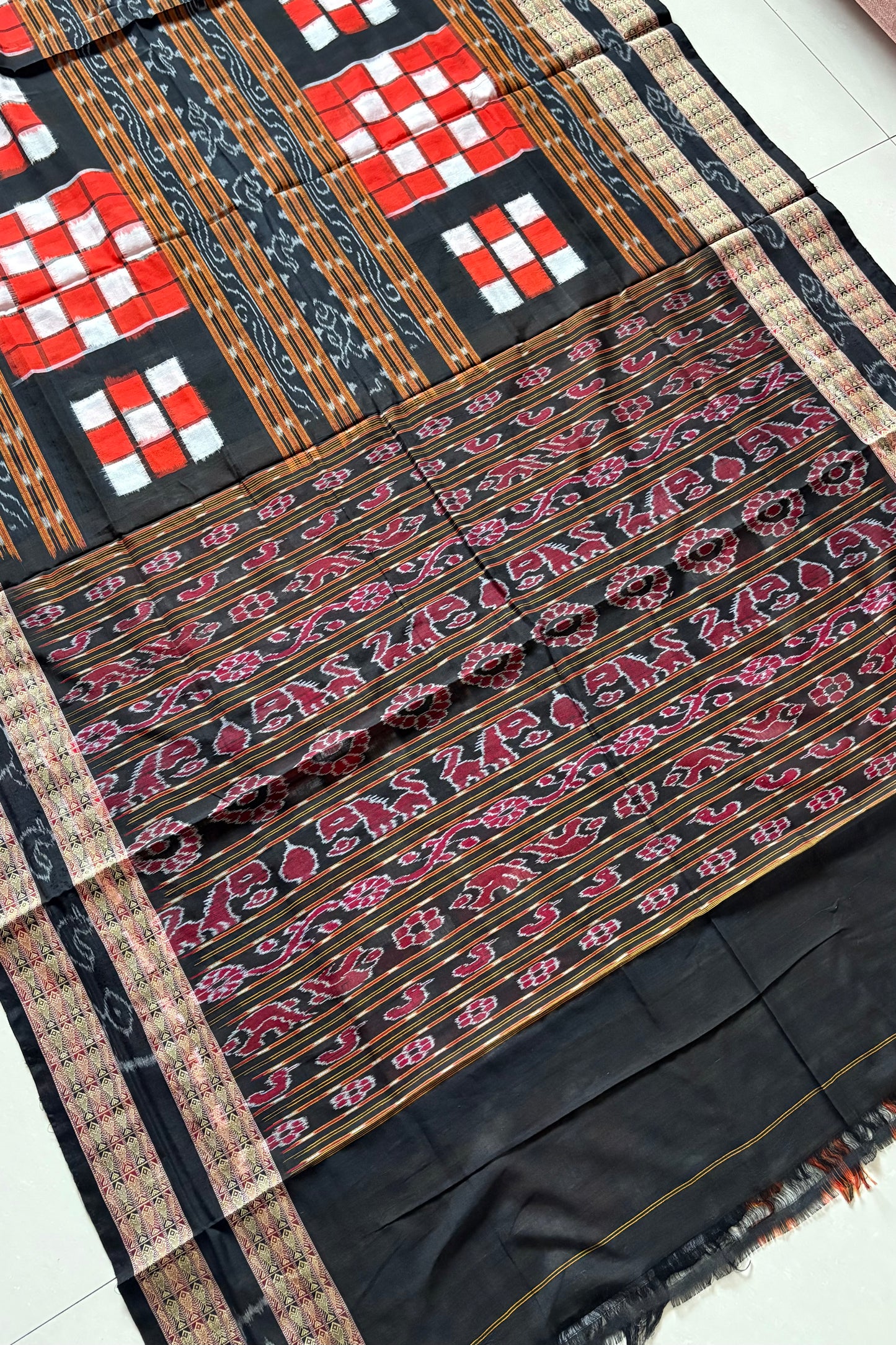 Sambalpuri Bichitrapuri Pure Cotton Saree: Black & Orange