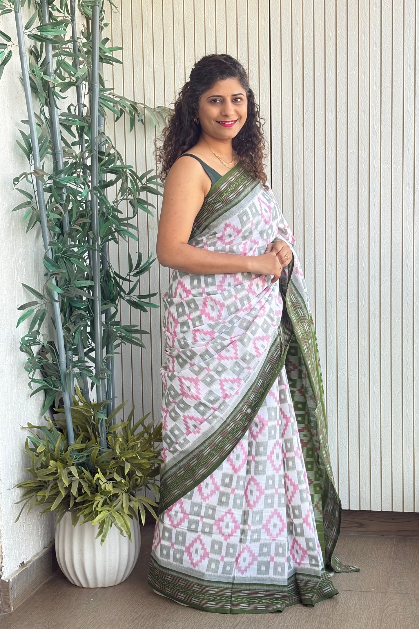 Odisha Ikkat Khandua Cotton Saree- White-Green