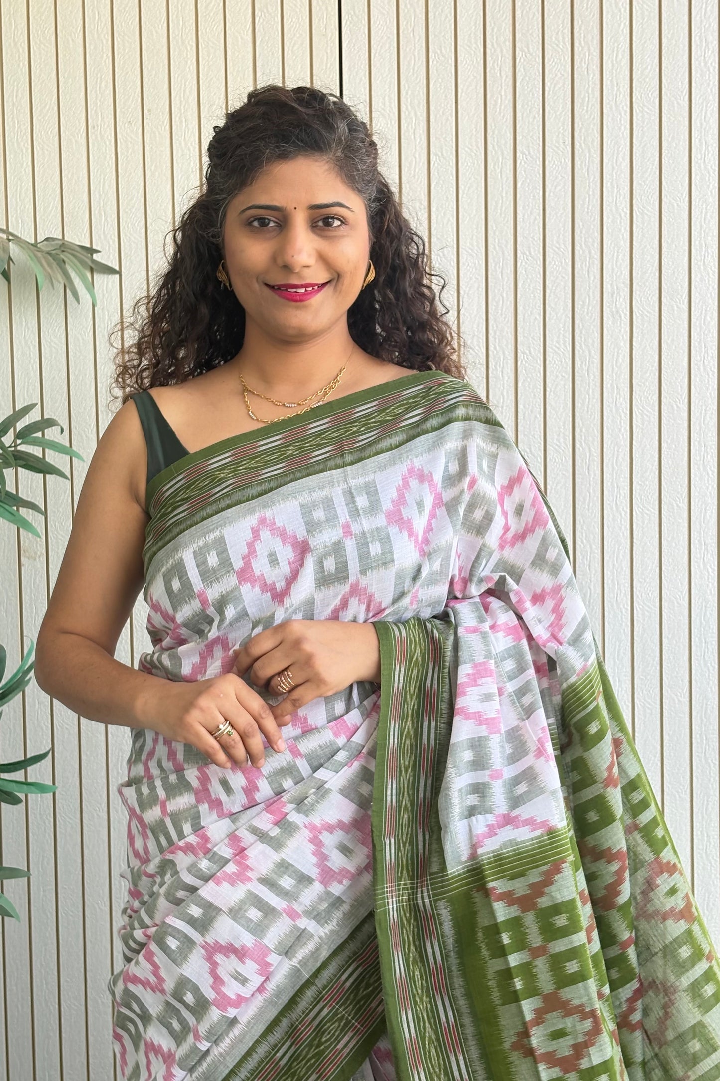 Odisha Ikkat Khandua Cotton Saree- White-Green