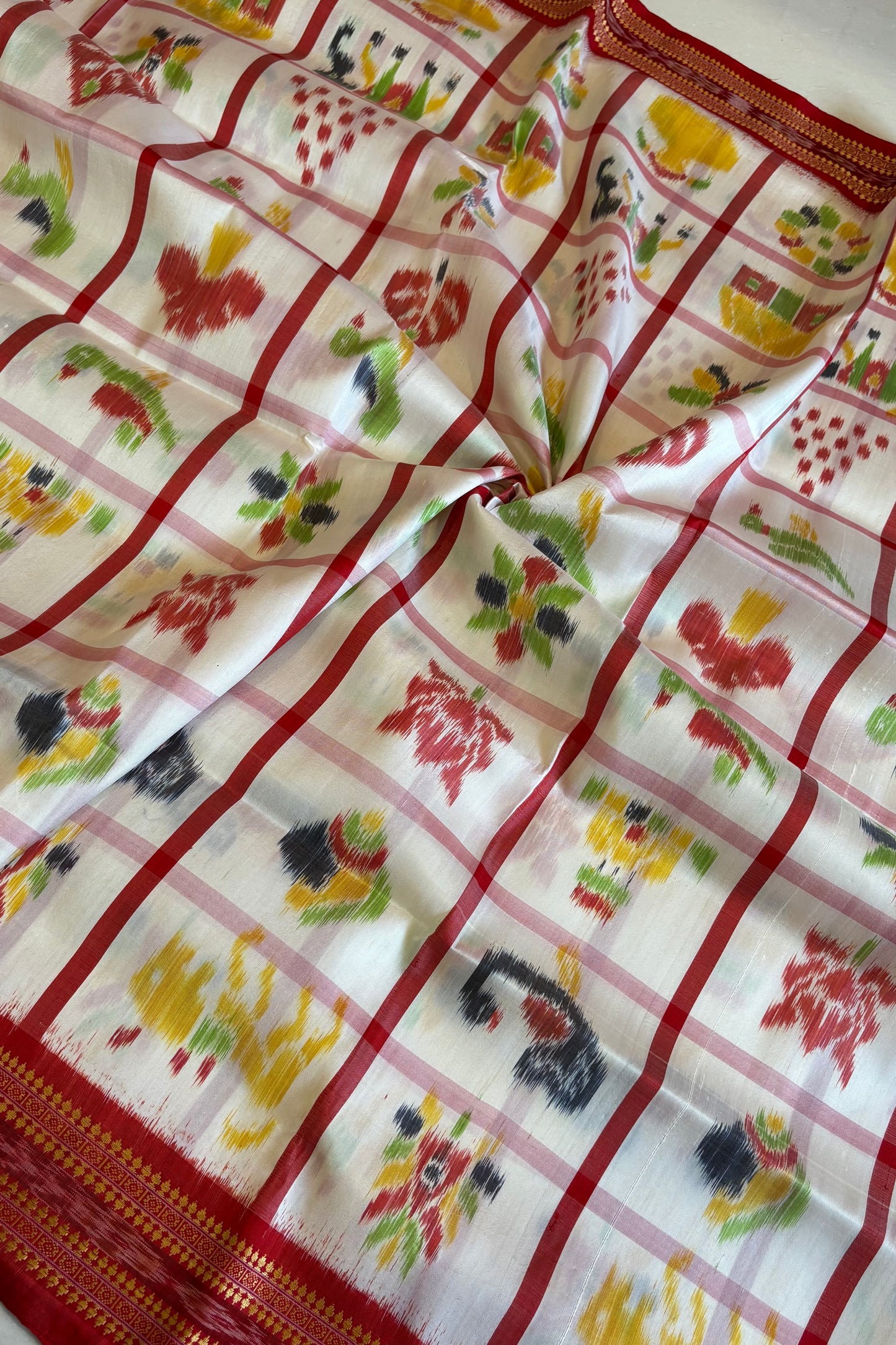 Nabakothi Khandua Silk Saree: Off White