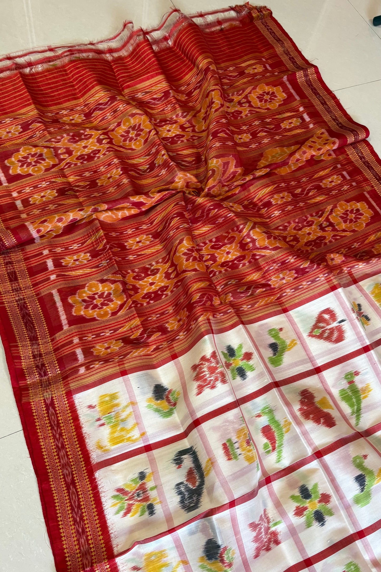 Nabakothi Khandua Silk Saree: Off White