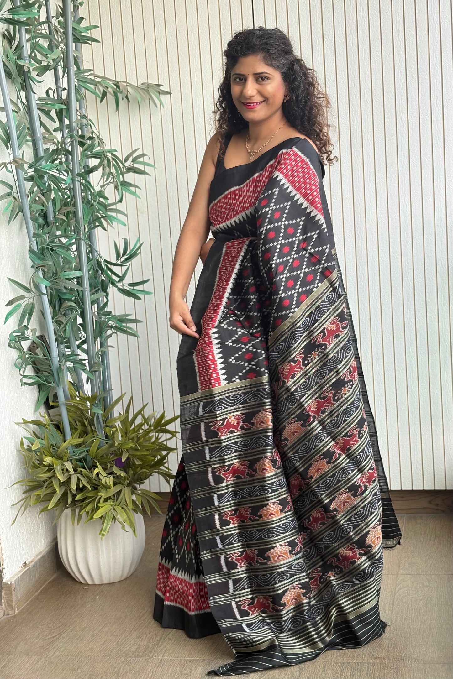 Odisha Ikkat Pure Silk Saree-Black and Red