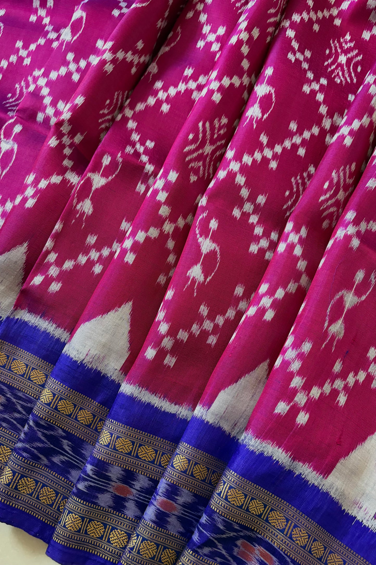 Bandha Body Khandua Ikkat Silk Saree - Dual shine Magenta