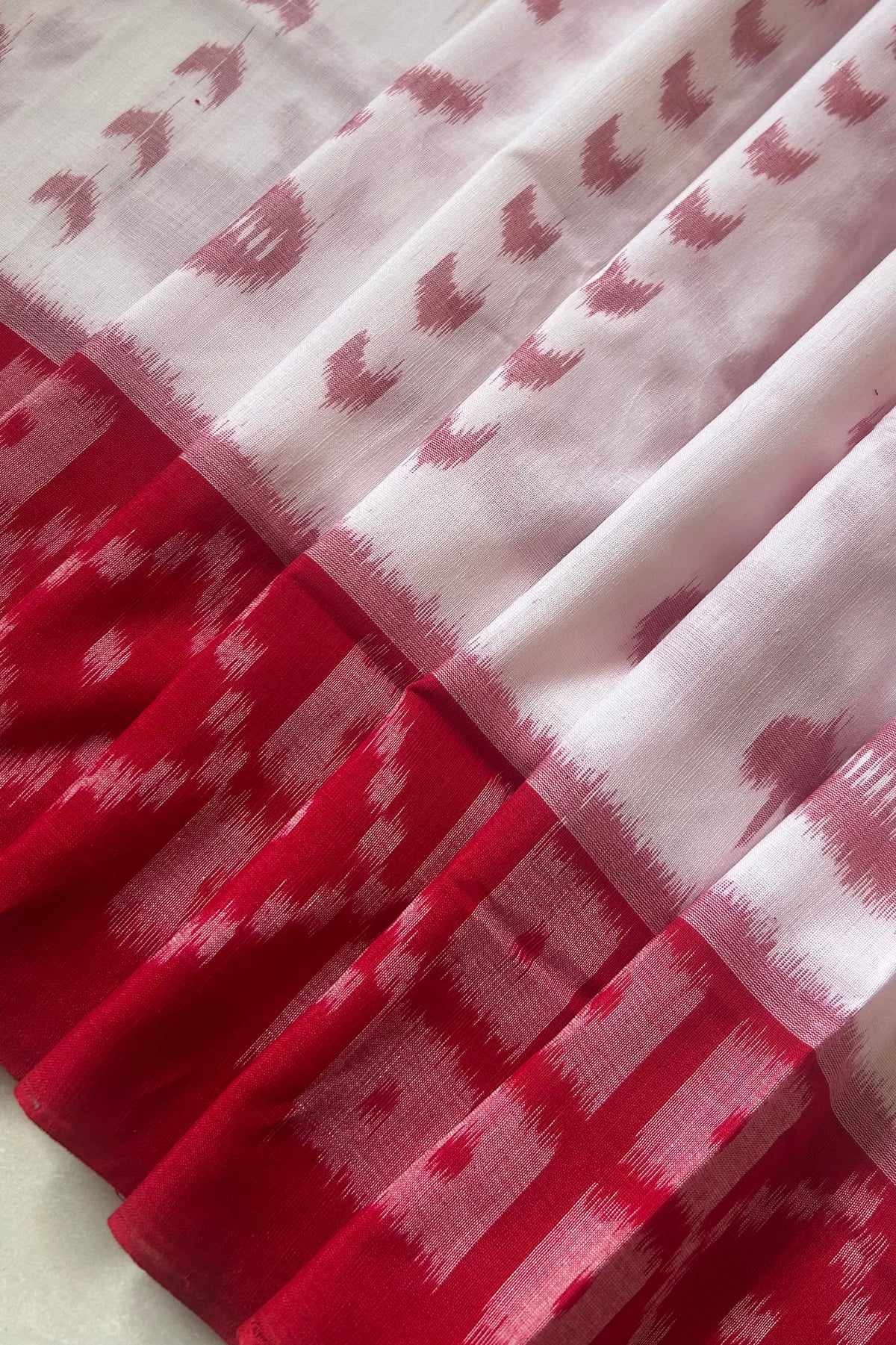 Exclusive Odisha Ikkat Cotton Saree With Blouse Piece- White and Red