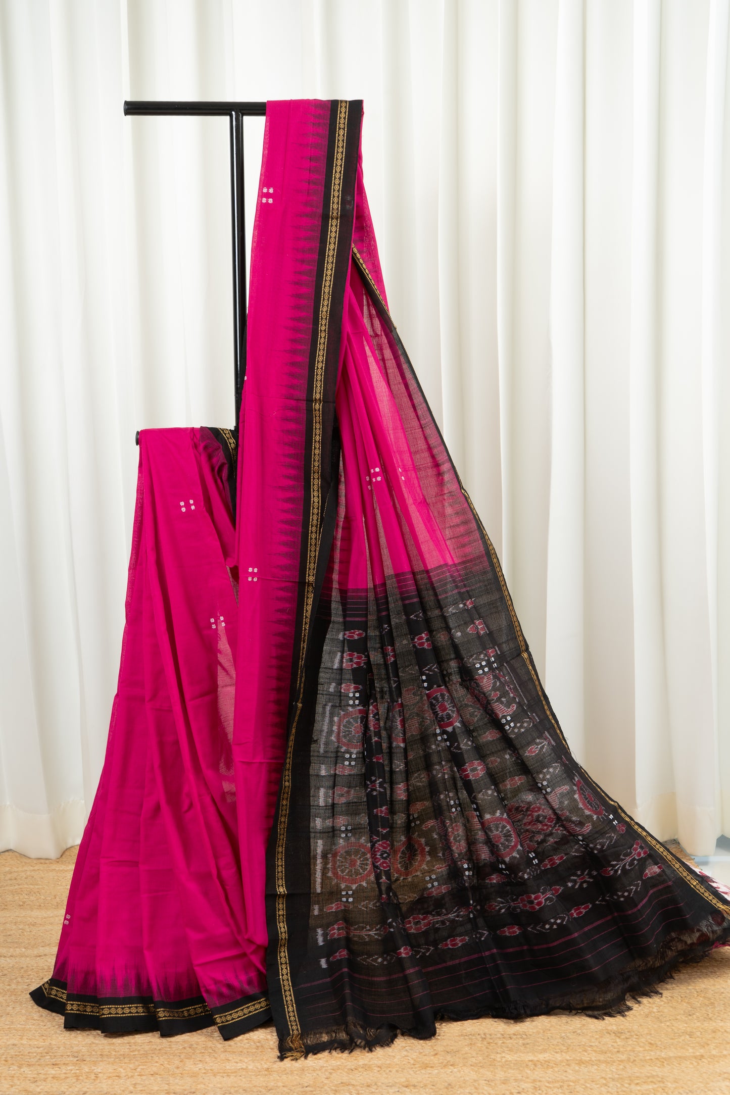 Ek Phulia Cotton Saree-Red toned Pink