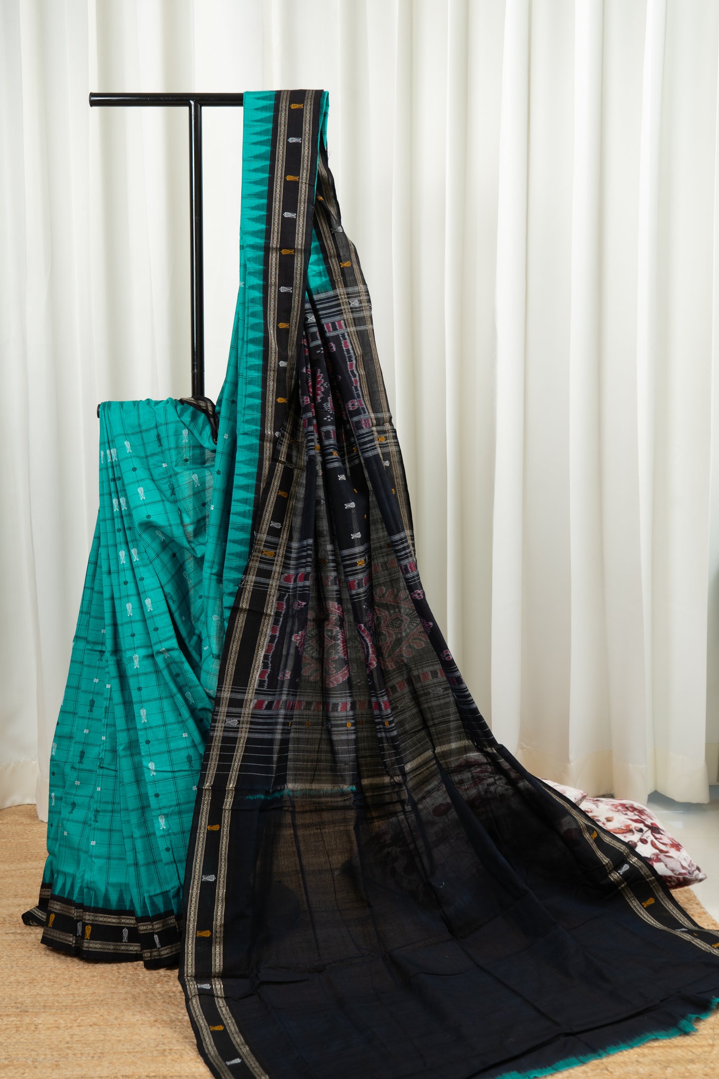 Exclusive Odisha Ikkat Hazaar Buti Cotton Saree- Sea Green