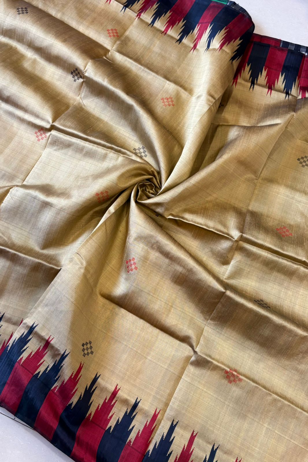 Exclusive Double Pallu Berhampuri Pure Silk Patta Saree - Pale Gold