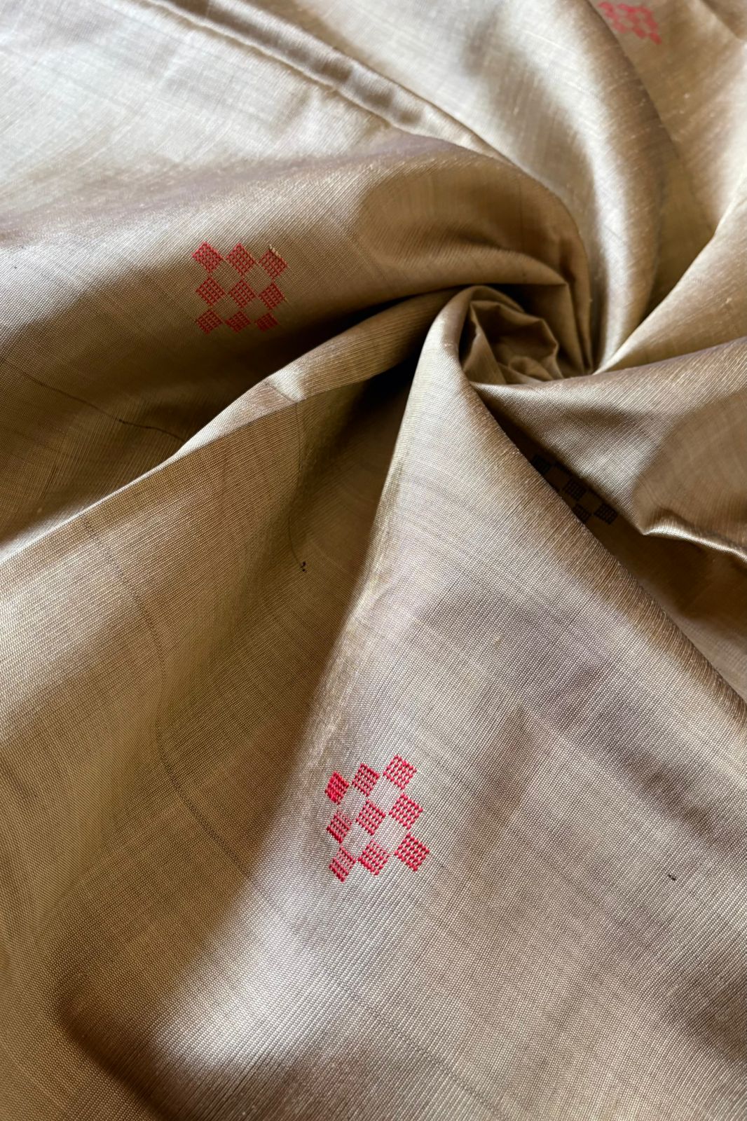 Exclusive Double Pallu Berhampuri Pure Silk Patta Saree - Pale Gold