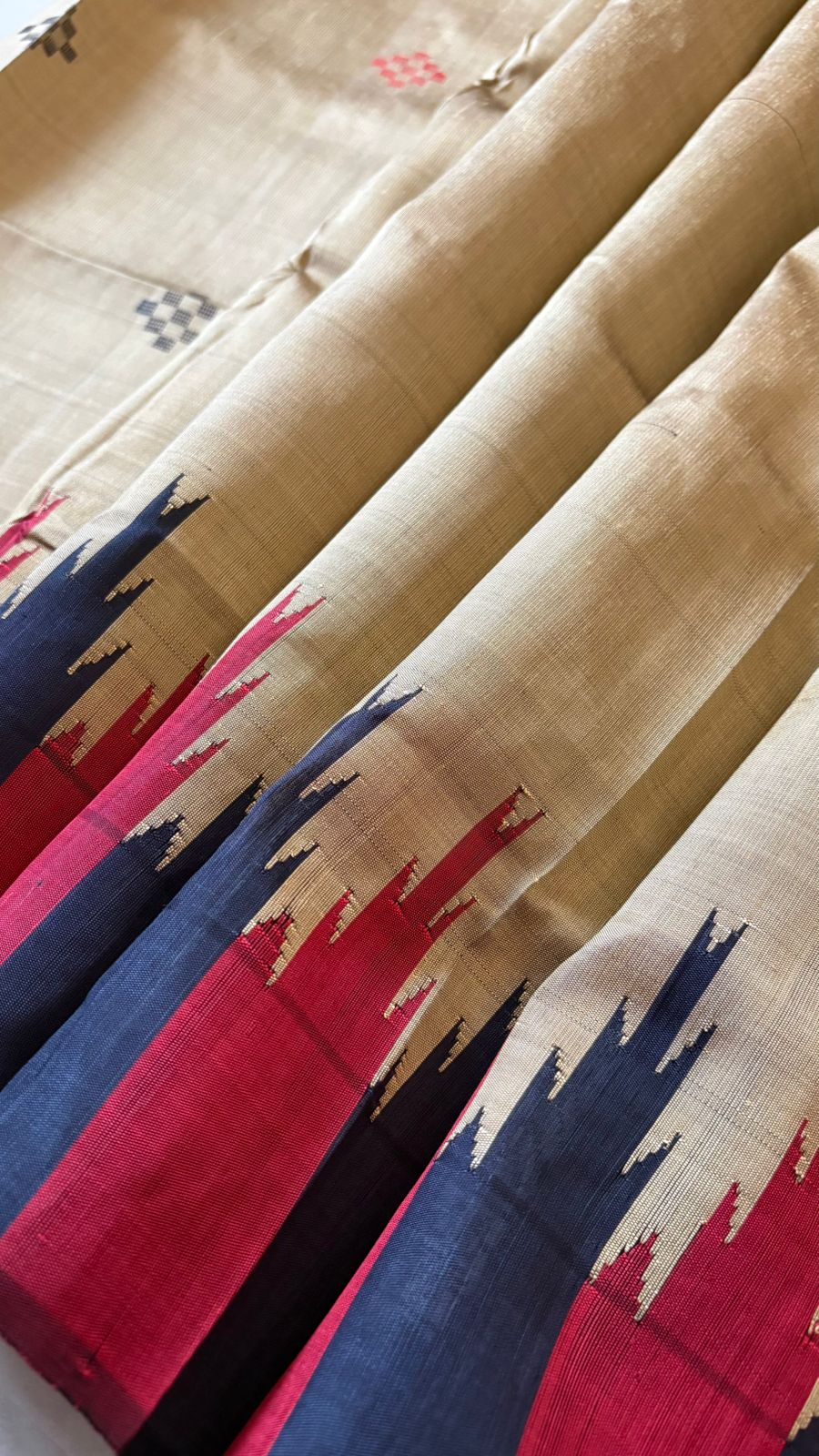 Exclusive Double Pallu Berhampuri Pure Silk Patta Saree - Pale Gold