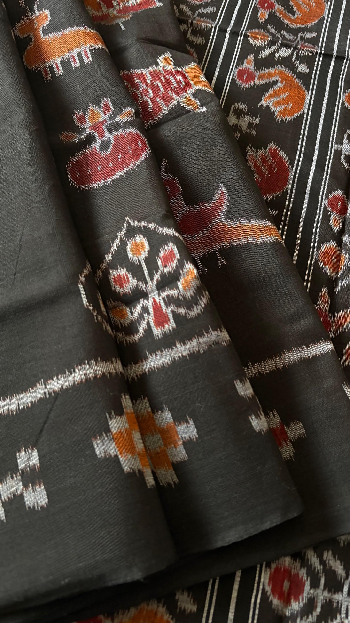 Odisha Ikkat Nabarangi Khandua Cotton Saree-Black