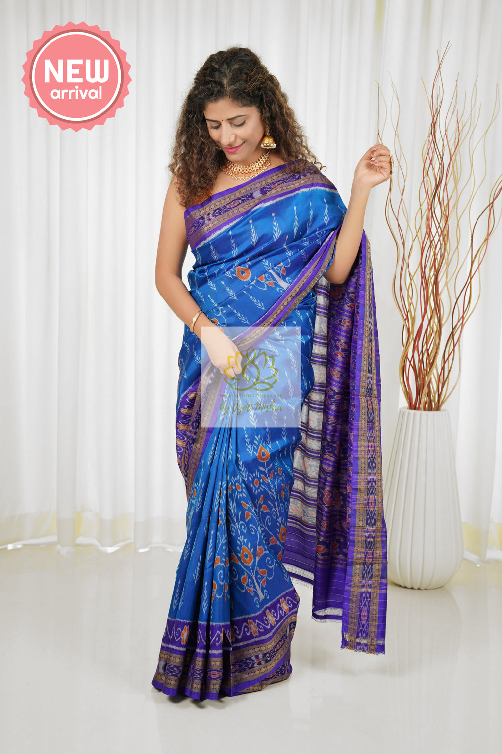 Bandha Floral Border Khandua Ikkat Silk Saree - Blue