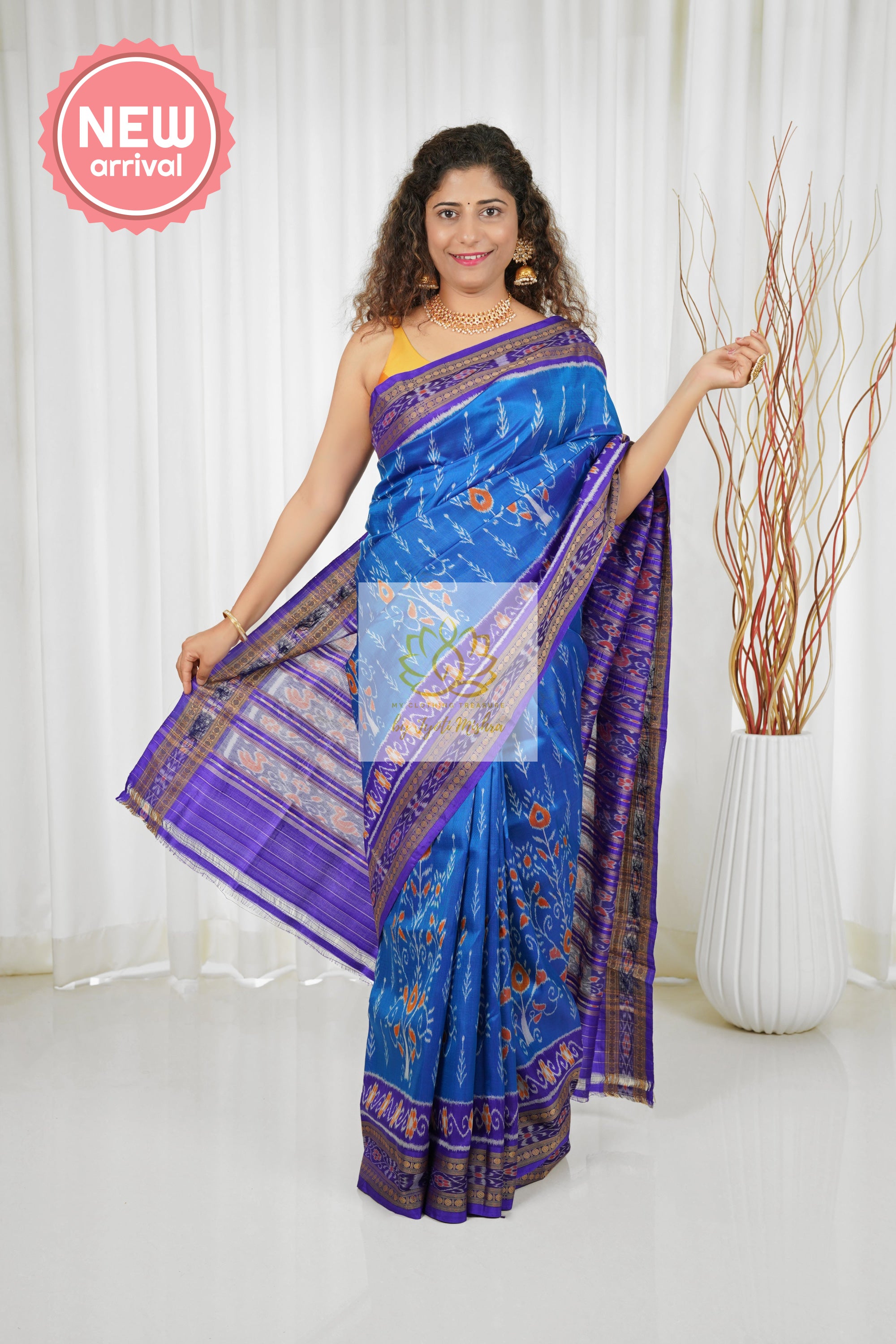 Bandha Floral Border Khandua Ikkat Silk Saree - Blue