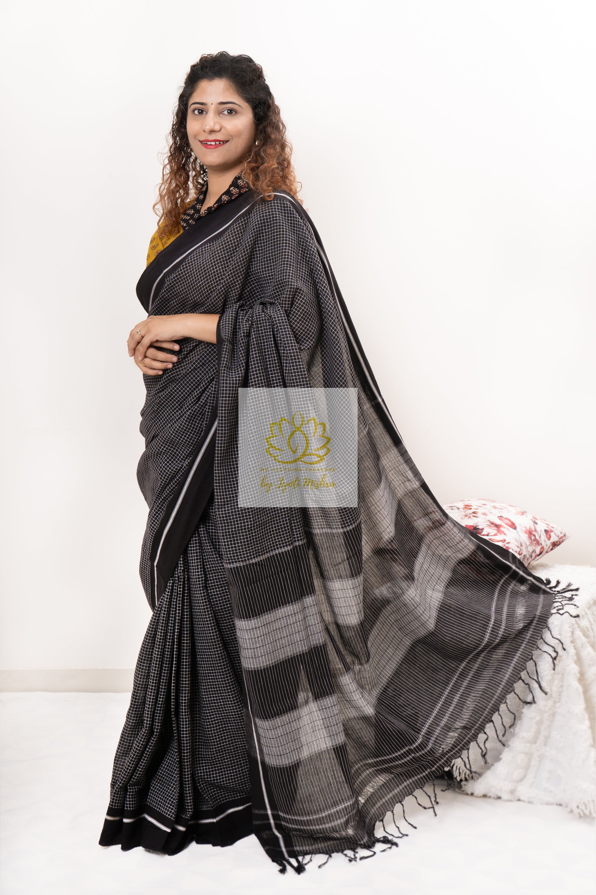 Black Patteda Anchu Cotton Saree With Border