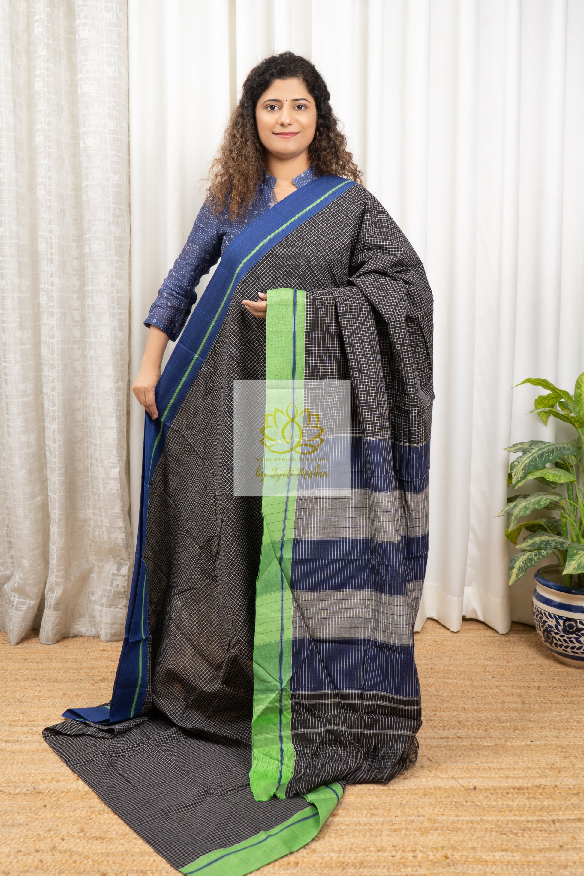 Black Patteda Anchu Cotton Saree With Ganga Jamuna Border- Navy Green