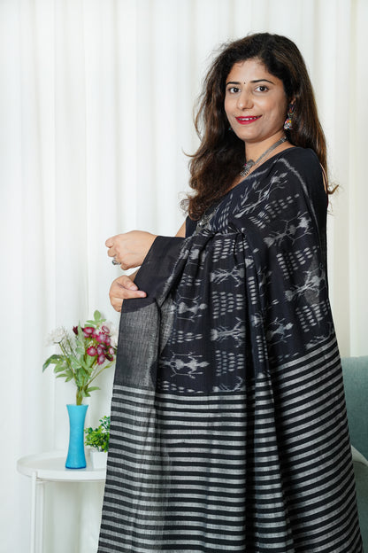 Exclusive Bandha Body Ikkat Cotton Saree - Black