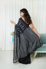 Load image into Gallery viewer, Exclusive Bandha Body Ikkat Cotton Saree - Black
