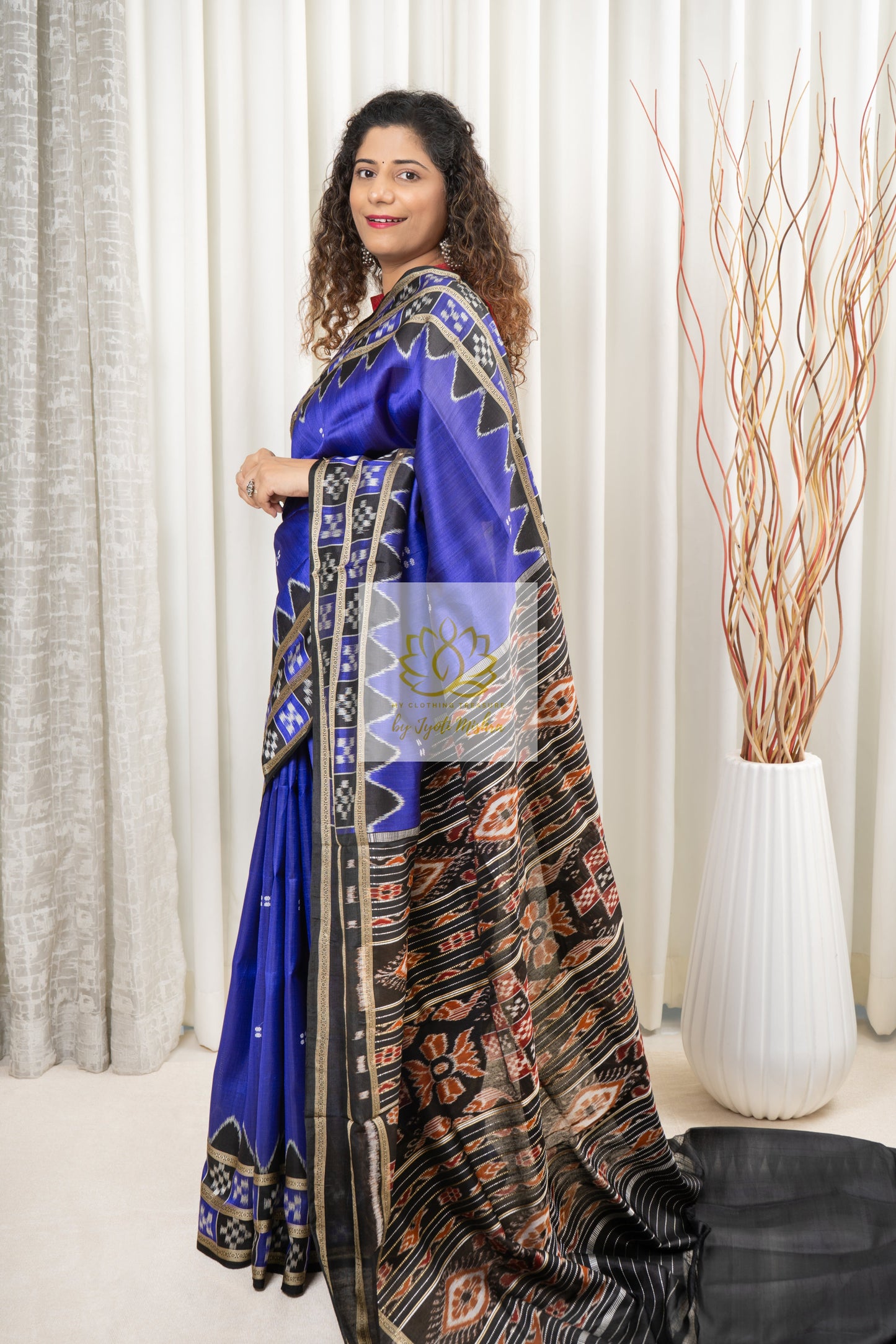 Double Pasapali Border Khandua Ikkat Silk Saree - Royal Blue