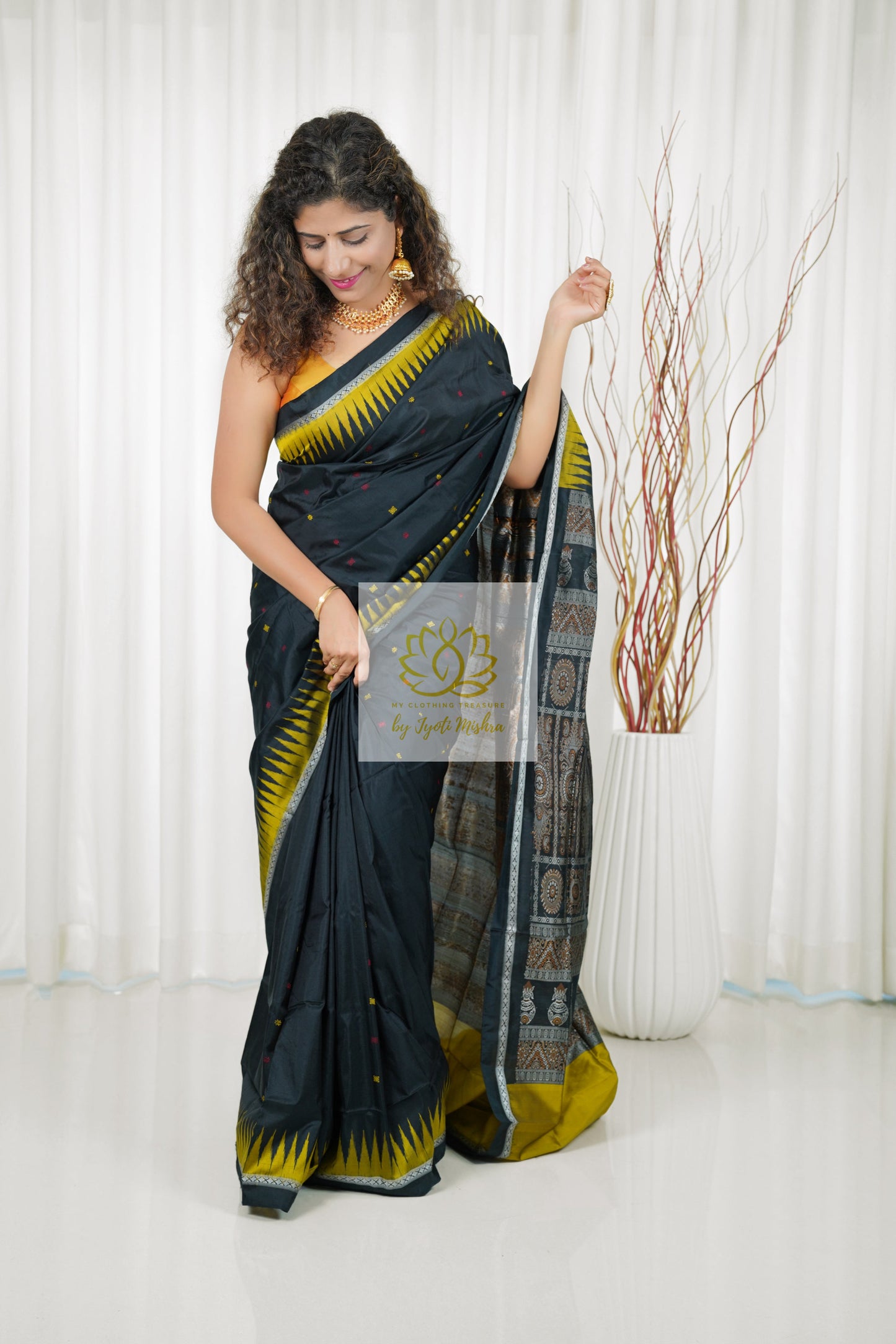 Ek Phulia Bomkei Pure Silk Pata Saree- Black Saree