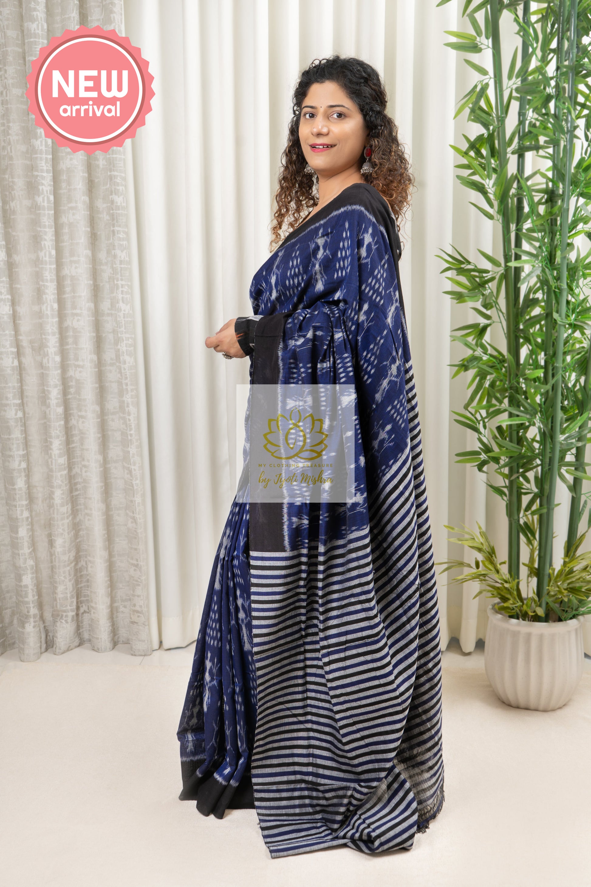 Exclusive Bandha Body Ikkat Cotton Saree - Navy Blue