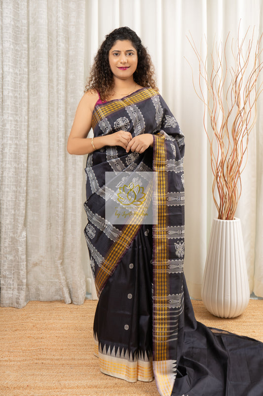 Exclusive Double Pallu Berhampuri Pure Silk Patta Saree - Black Saree