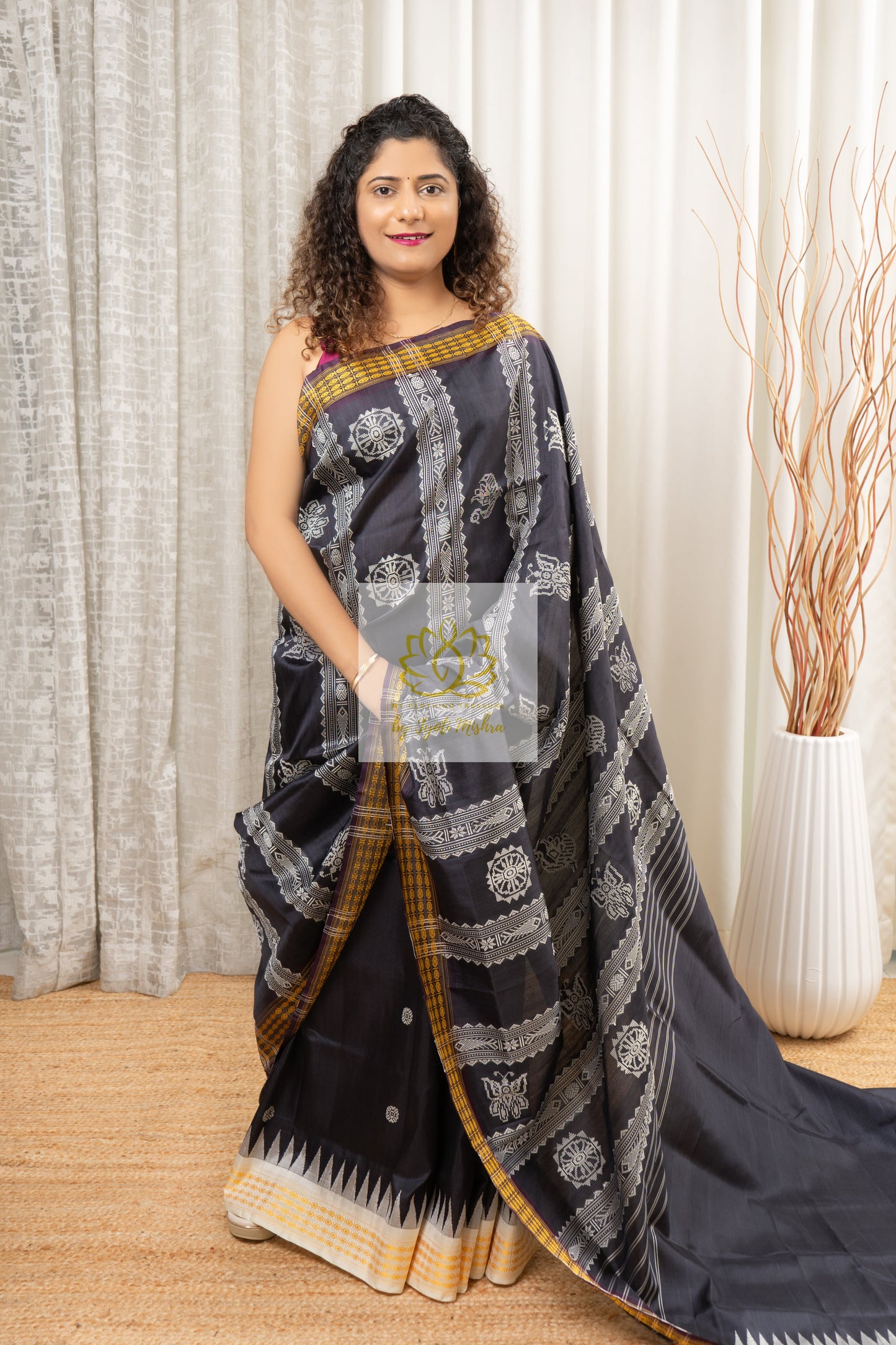 Exclusive Double Pallu Berhampuri Pure Silk Patta Saree - Black Saree