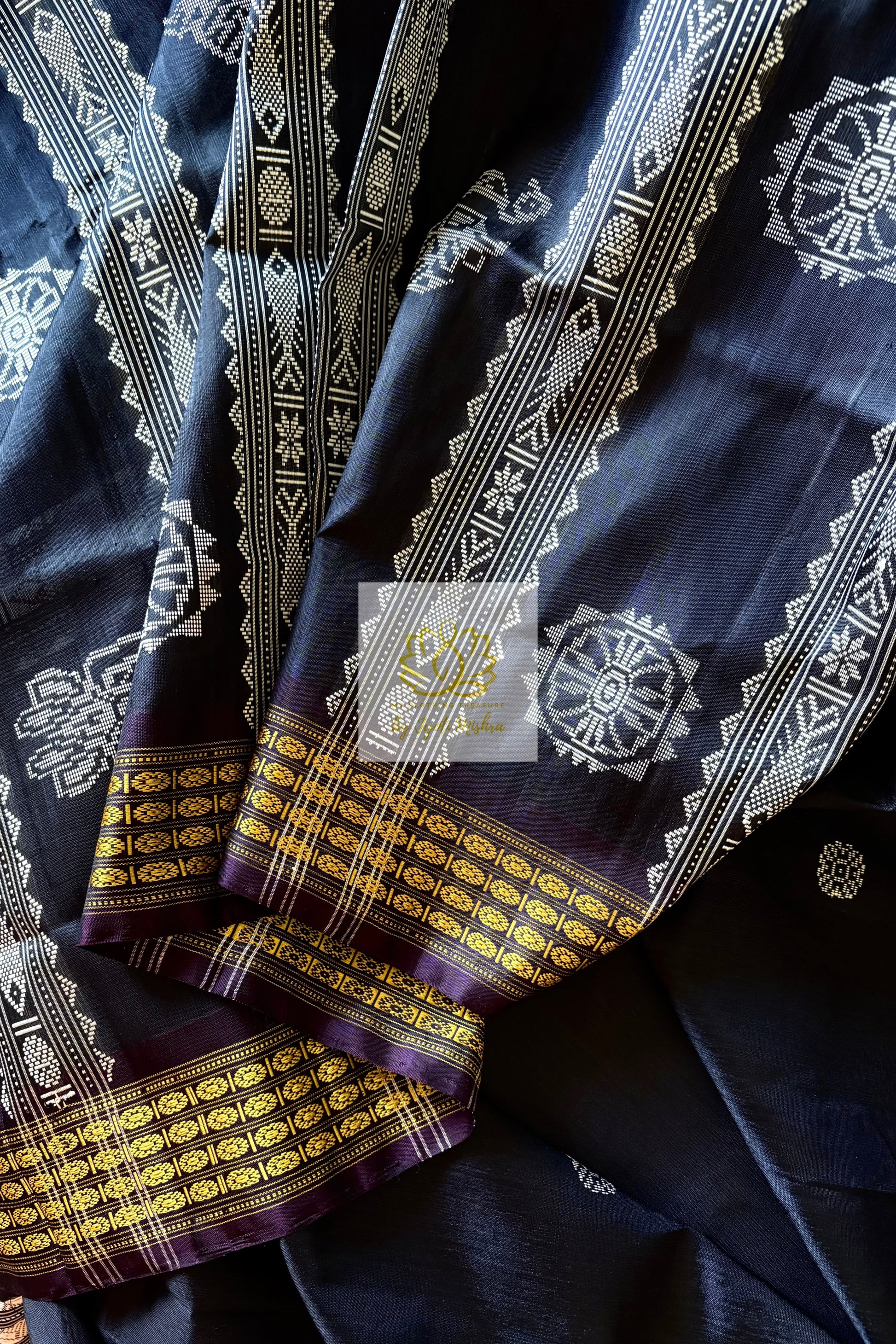 Exclusive Double Pallu Berhampuri Pure Silk Patta Saree - Black Saree