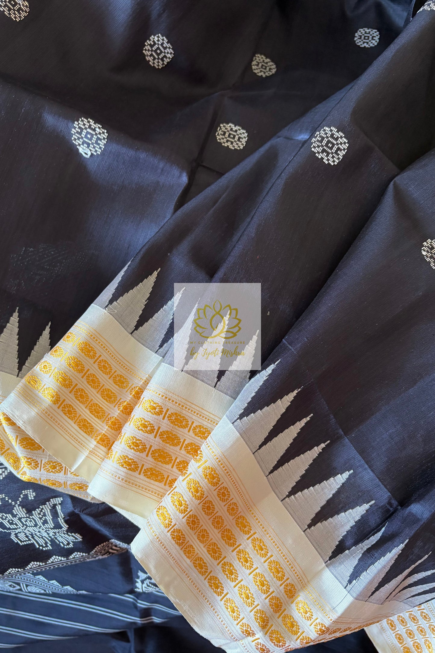 Exclusive Double Pallu Berhampuri Pure Silk Patta Saree - Black Saree