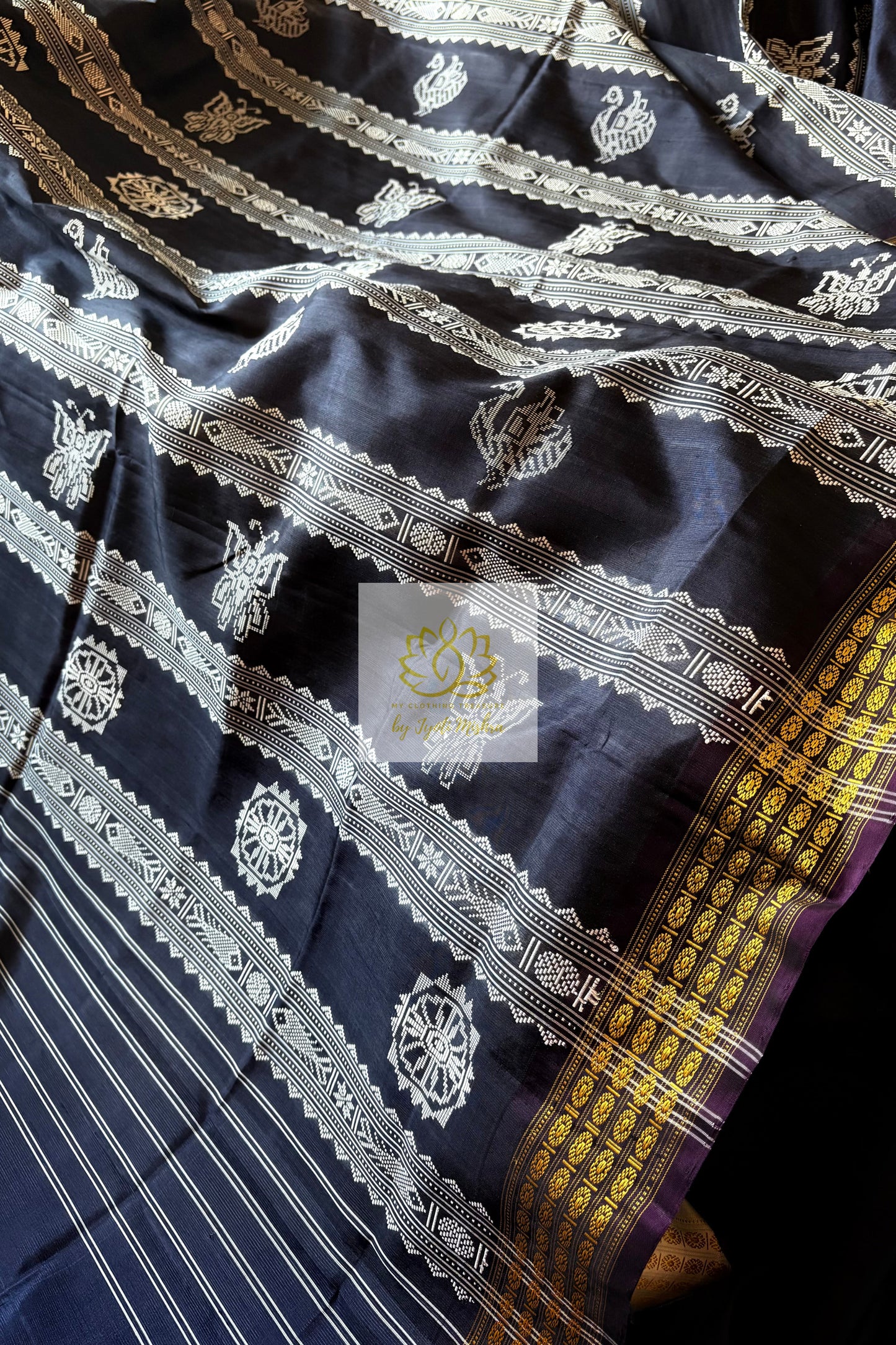 Exclusive Double Pallu Berhampuri Pure Silk Patta Saree - Black Saree