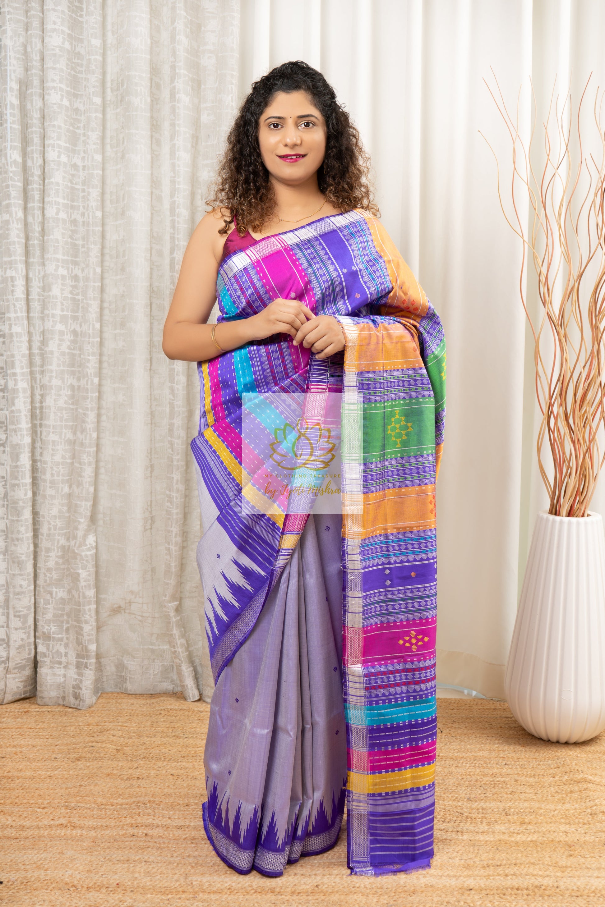 Exclusive Double Pallu Berhampuri Pure Silk Patta Saree - Grey Saree