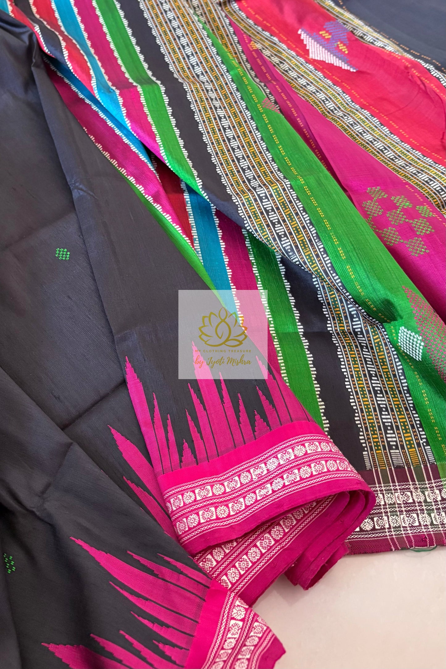 Exclusive Ganga Jamuna Border Double Pallu Berhampuri Pure Silk Patta Saree - Black Saree