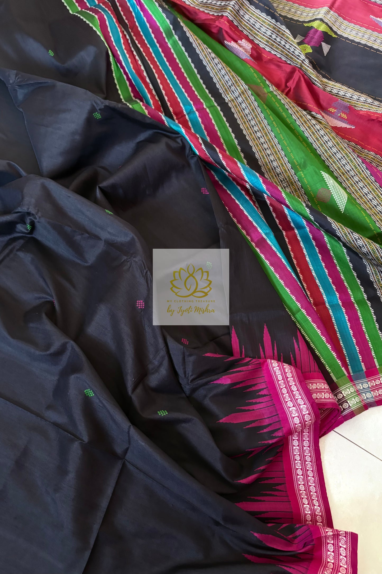 Exclusive Ganga Jamuna Border Double Pallu Berhampuri Pure Silk Patta Saree - Black Saree