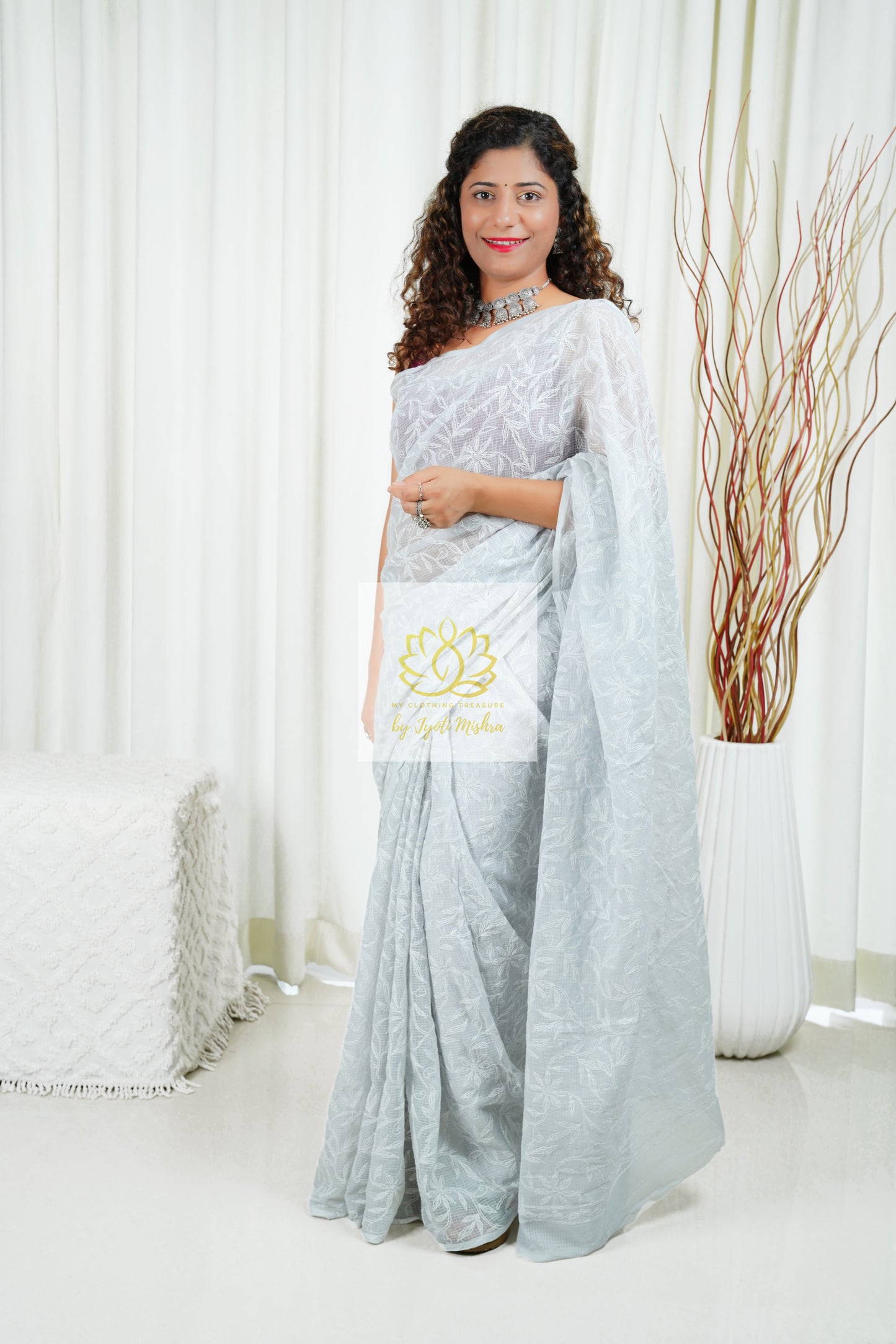 Kota Cotton Saree With Tepchi Chikankari Work- Light Grey